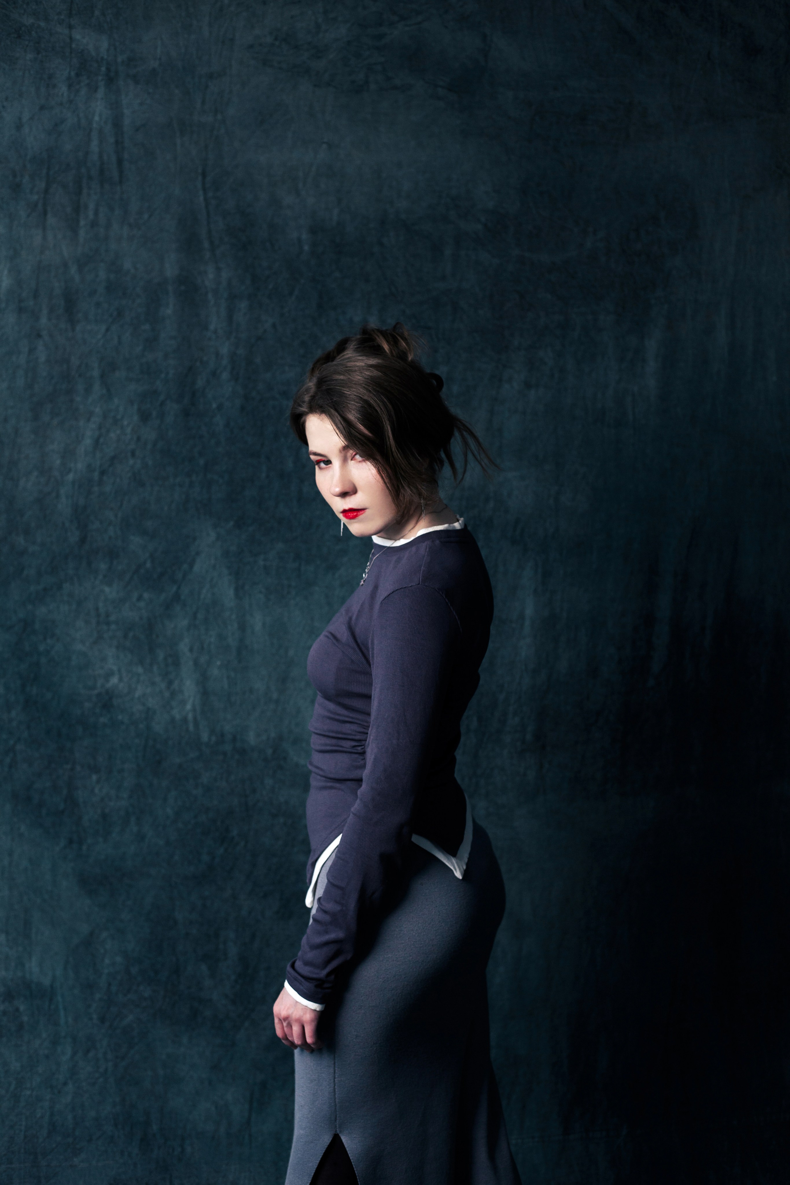 профессиональный фотограф, девушка в синих тонах, девушка на синем фоне, девушка в холодных тонах