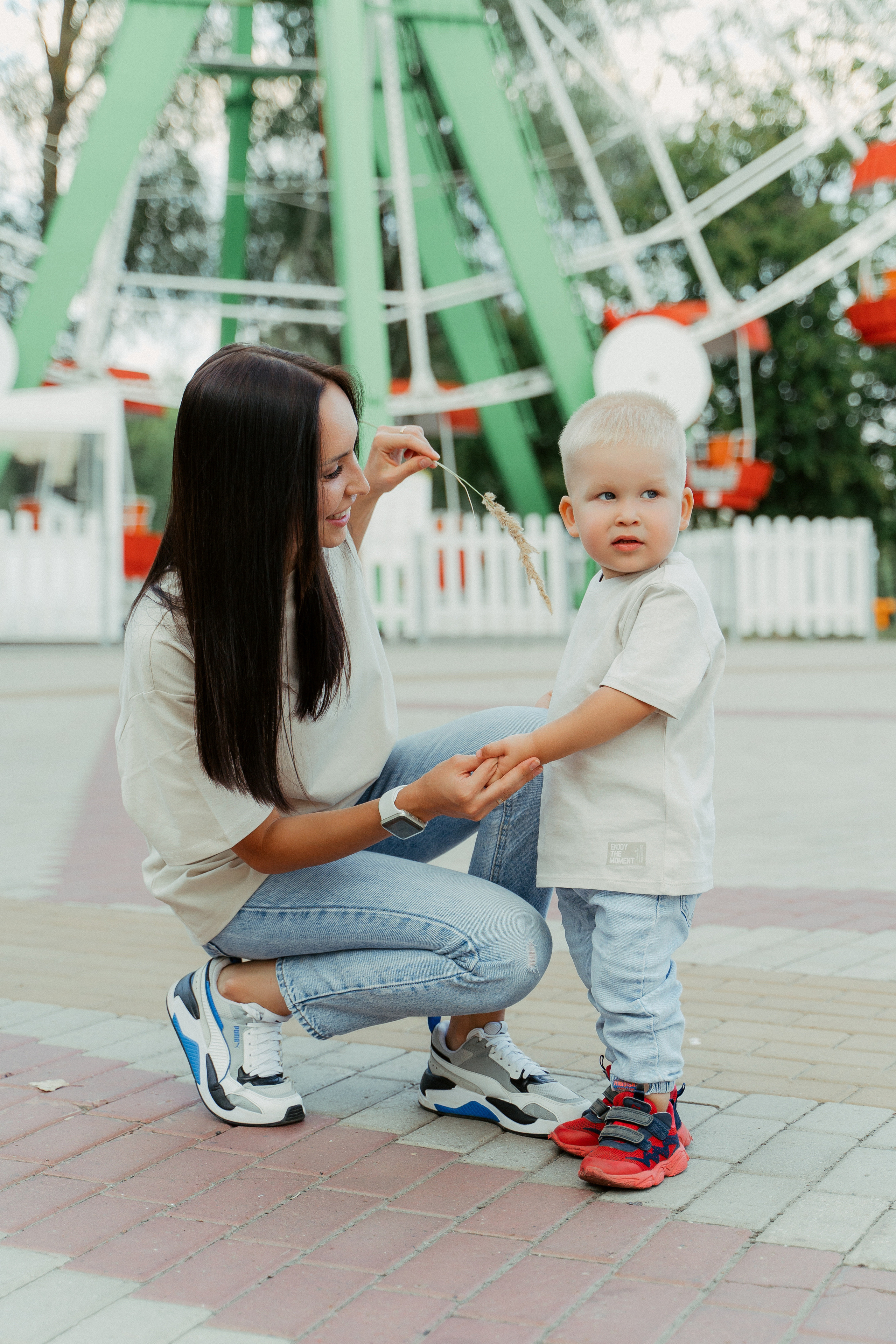 Мама с сыном в парке. Фотограф Никита Анкудинов. Москва — Чебоксары — Казань