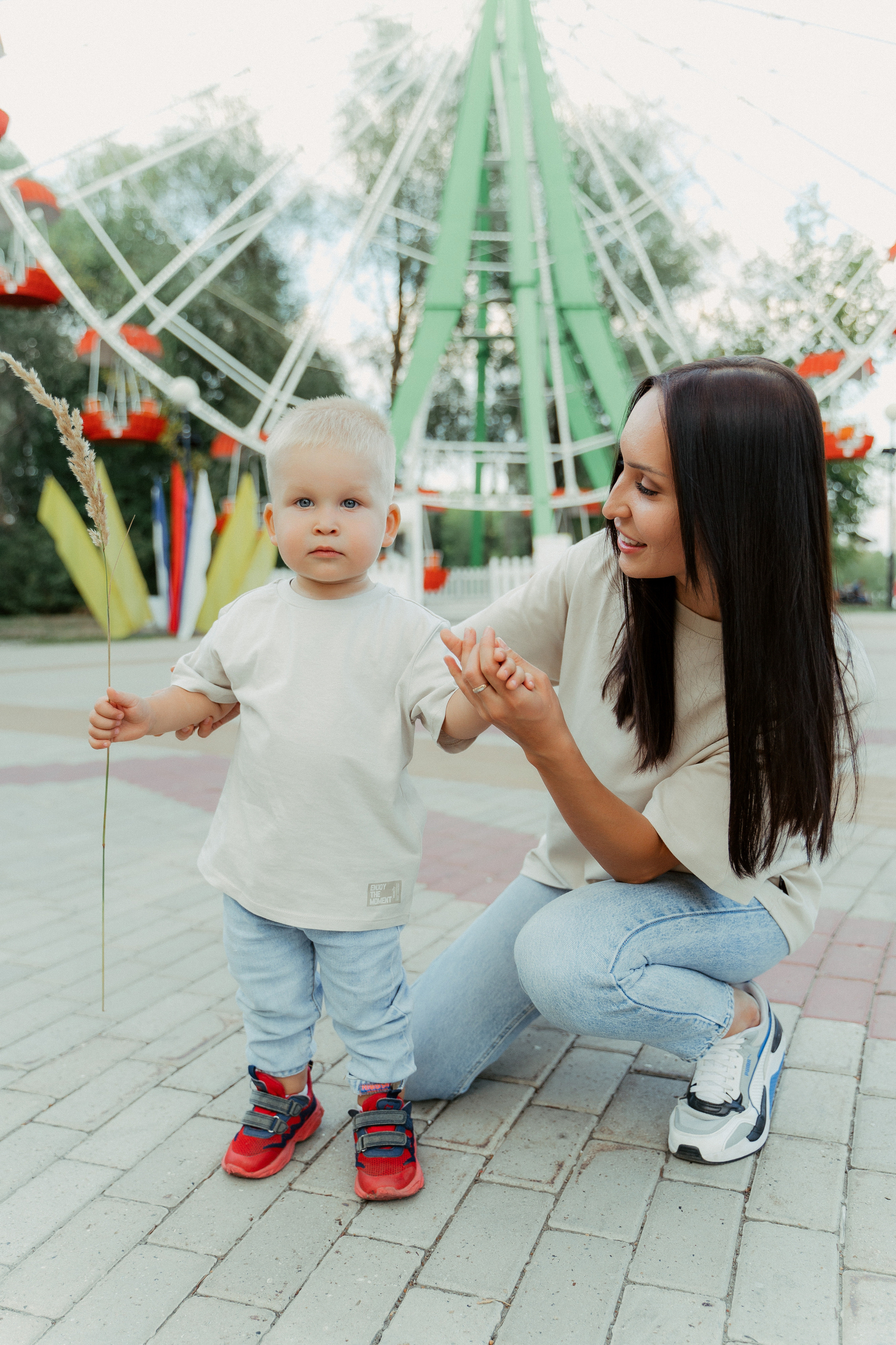 Мама с сыном в парке. Фотограф Никита Анкудинов. Москва — Чебоксары — Казань