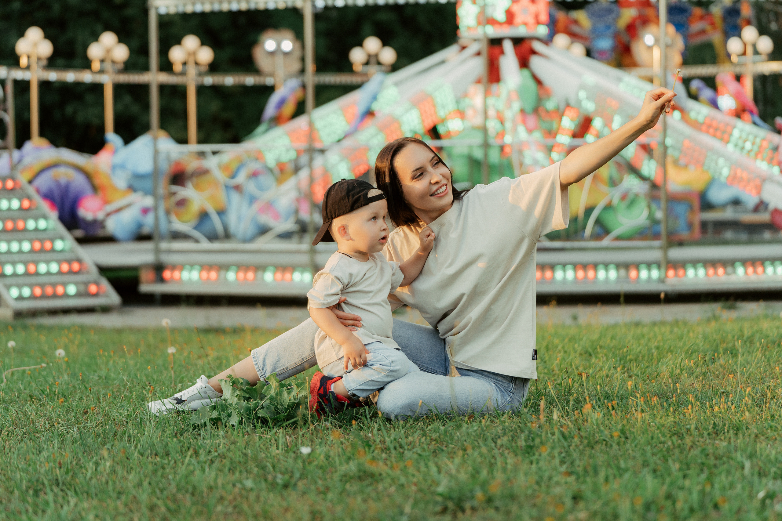 Мама с сыном в парке. Фотограф Никита Анкудинов. Москва — Чебоксары — Казань