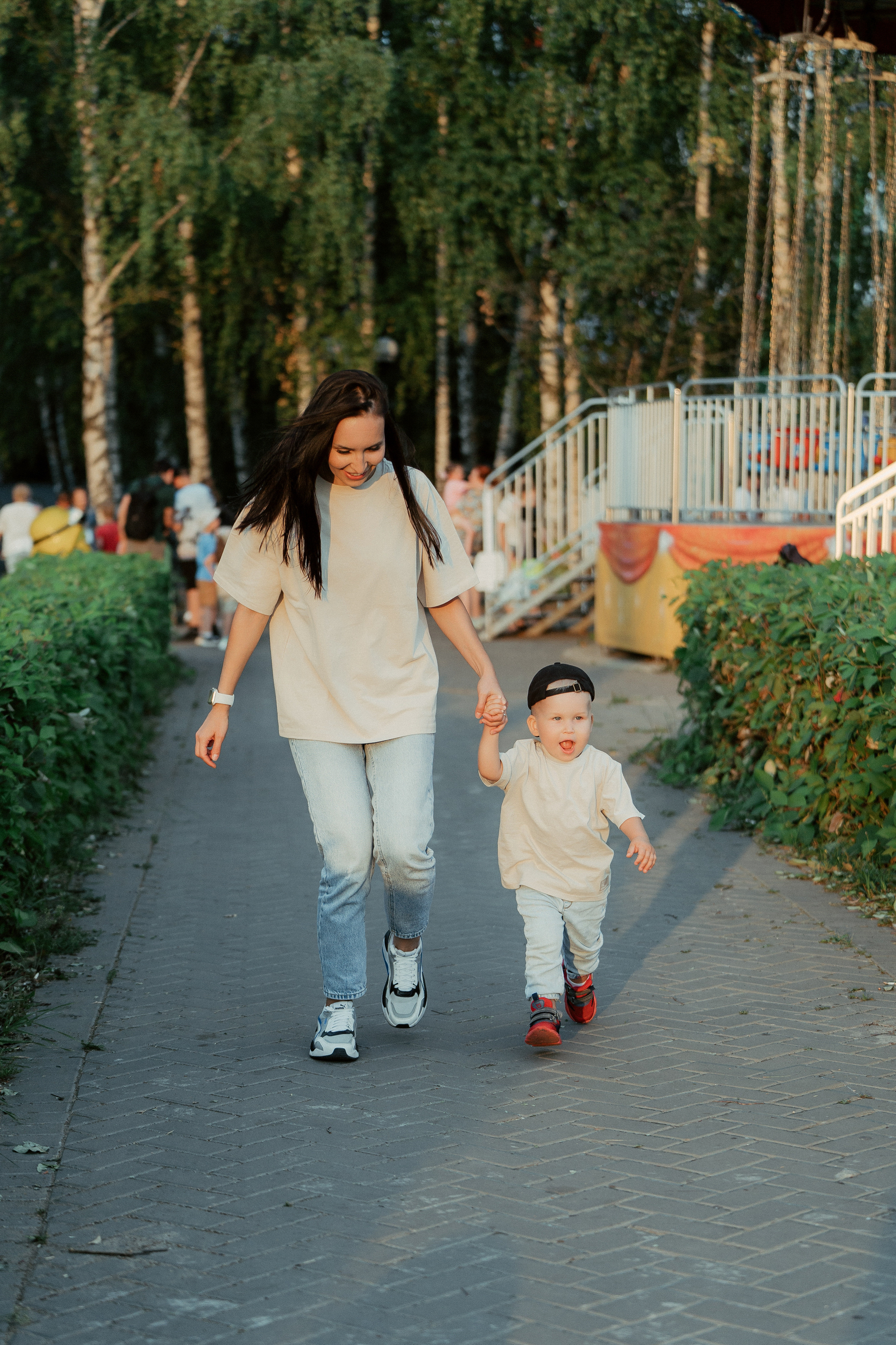 Мама с сыном в парке. Фотограф Никита Анкудинов. Москва — Чебоксары — Казань