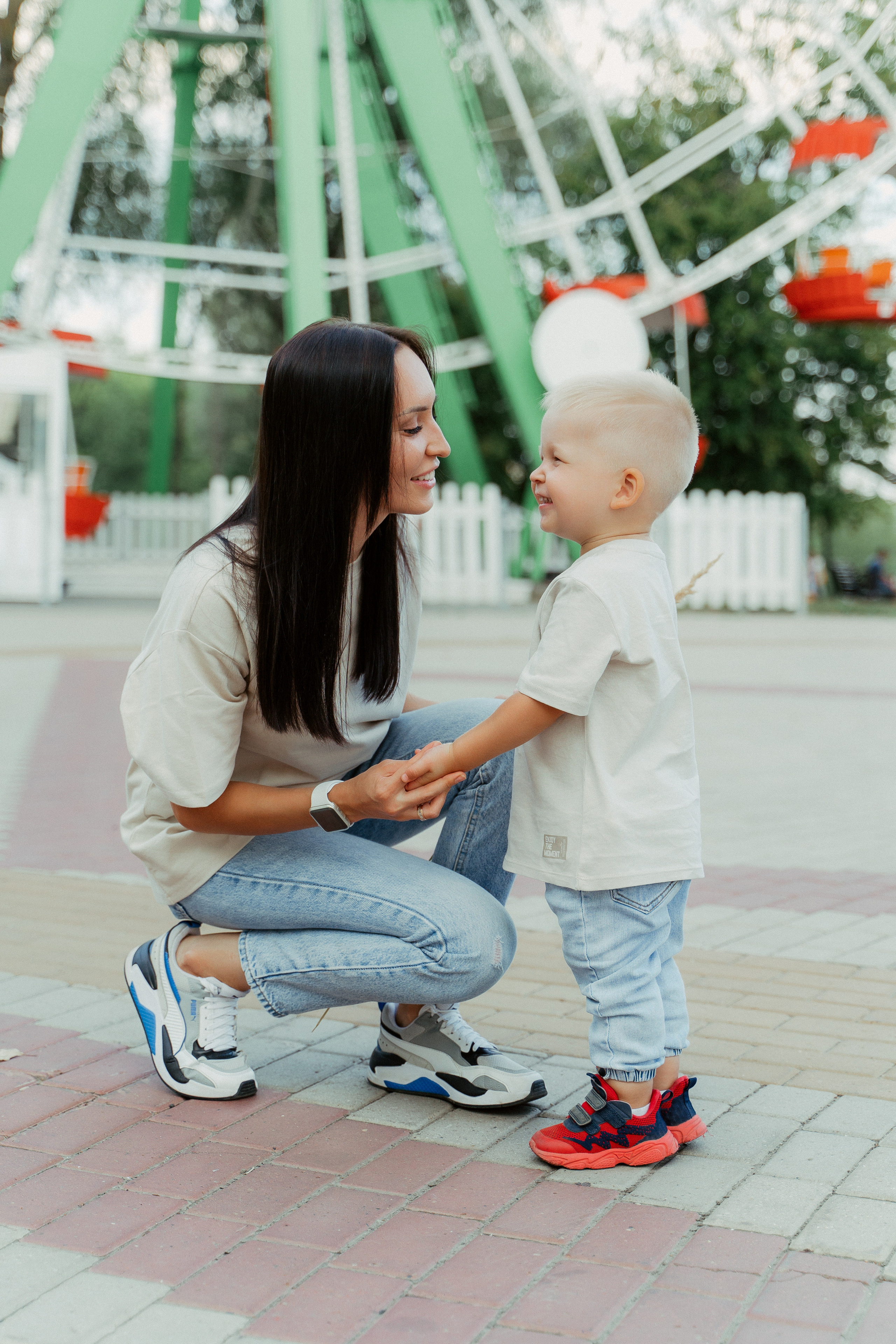 Мама с сыном в парке. Фотограф Никита Анкудинов. Москва — Чебоксары — Казань