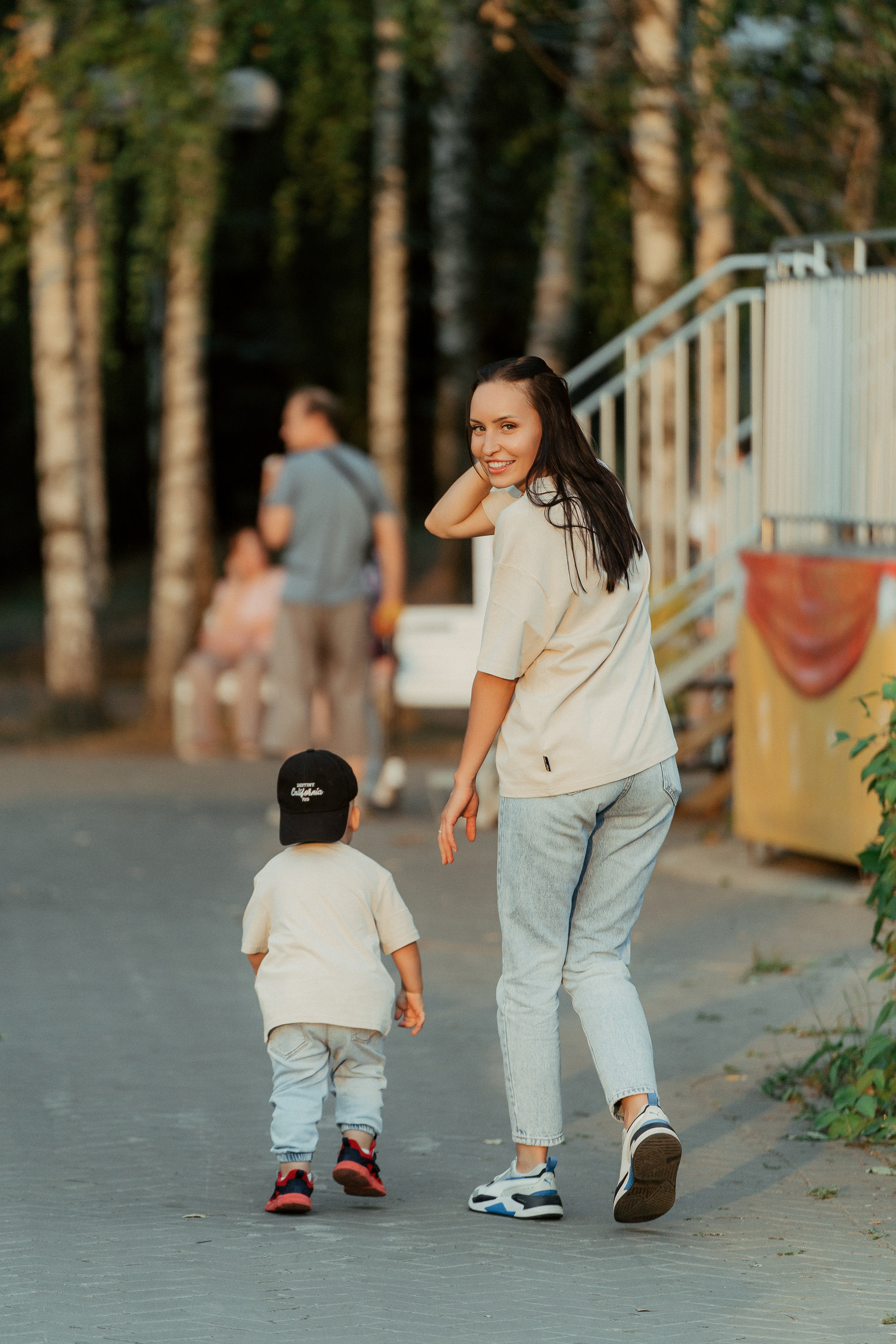 Мама с сыном в парке. Фотограф Никита Анкудинов. Москва — Чебоксары — Казань