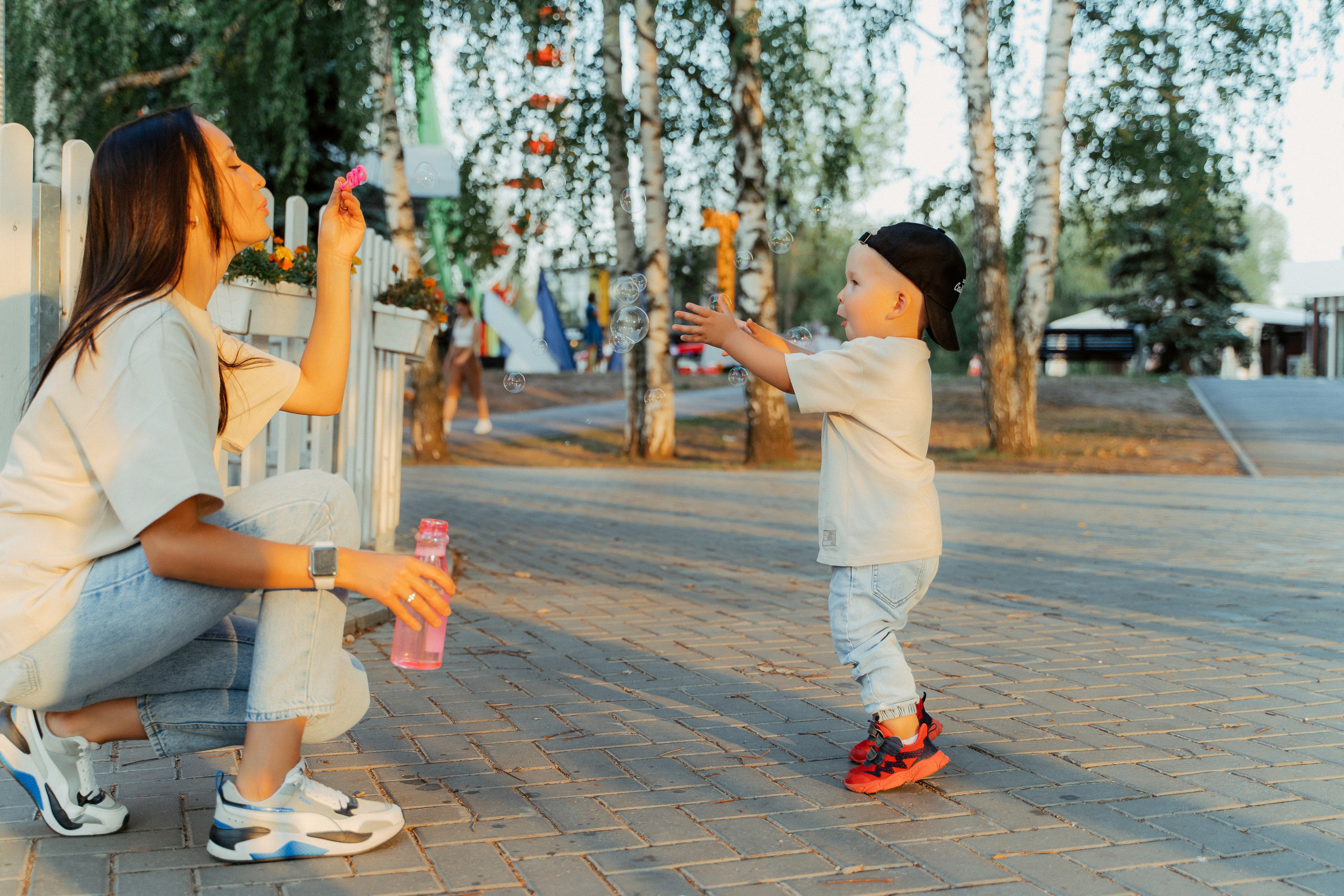 Мама с сыном в парке. Фотограф Никита Анкудинов. Москва — Чебоксары — Казань