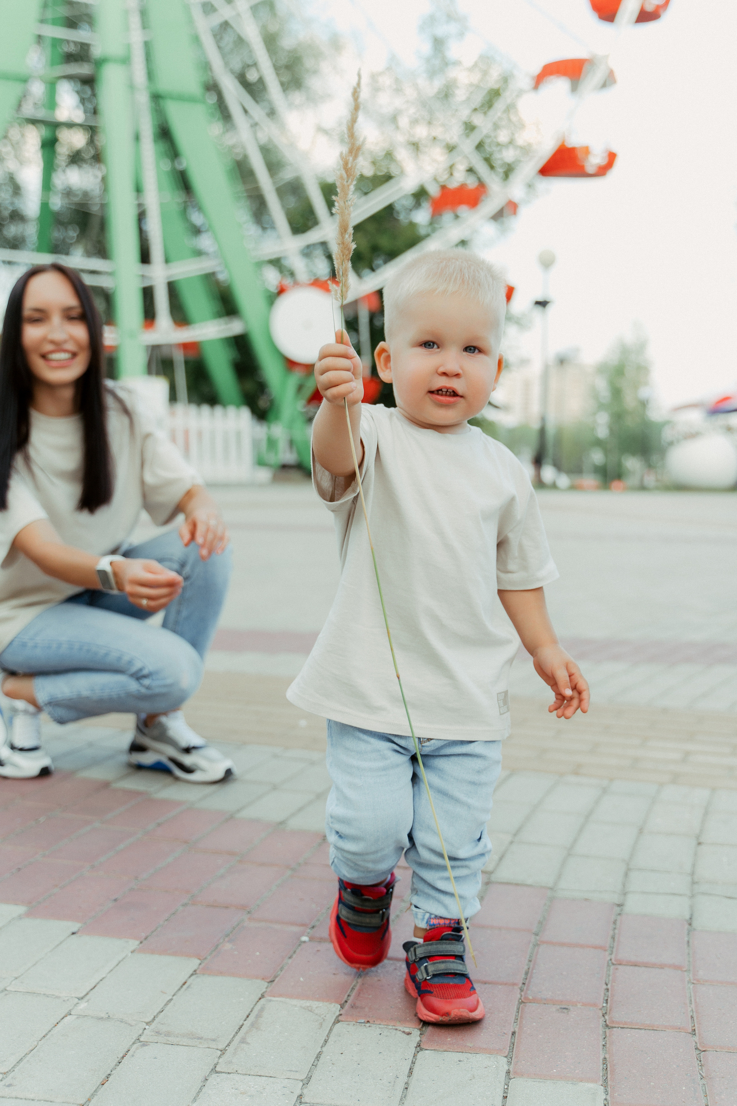 Мама с сыном в парке. Фотограф Никита Анкудинов. Москва — Чебоксары — Казань