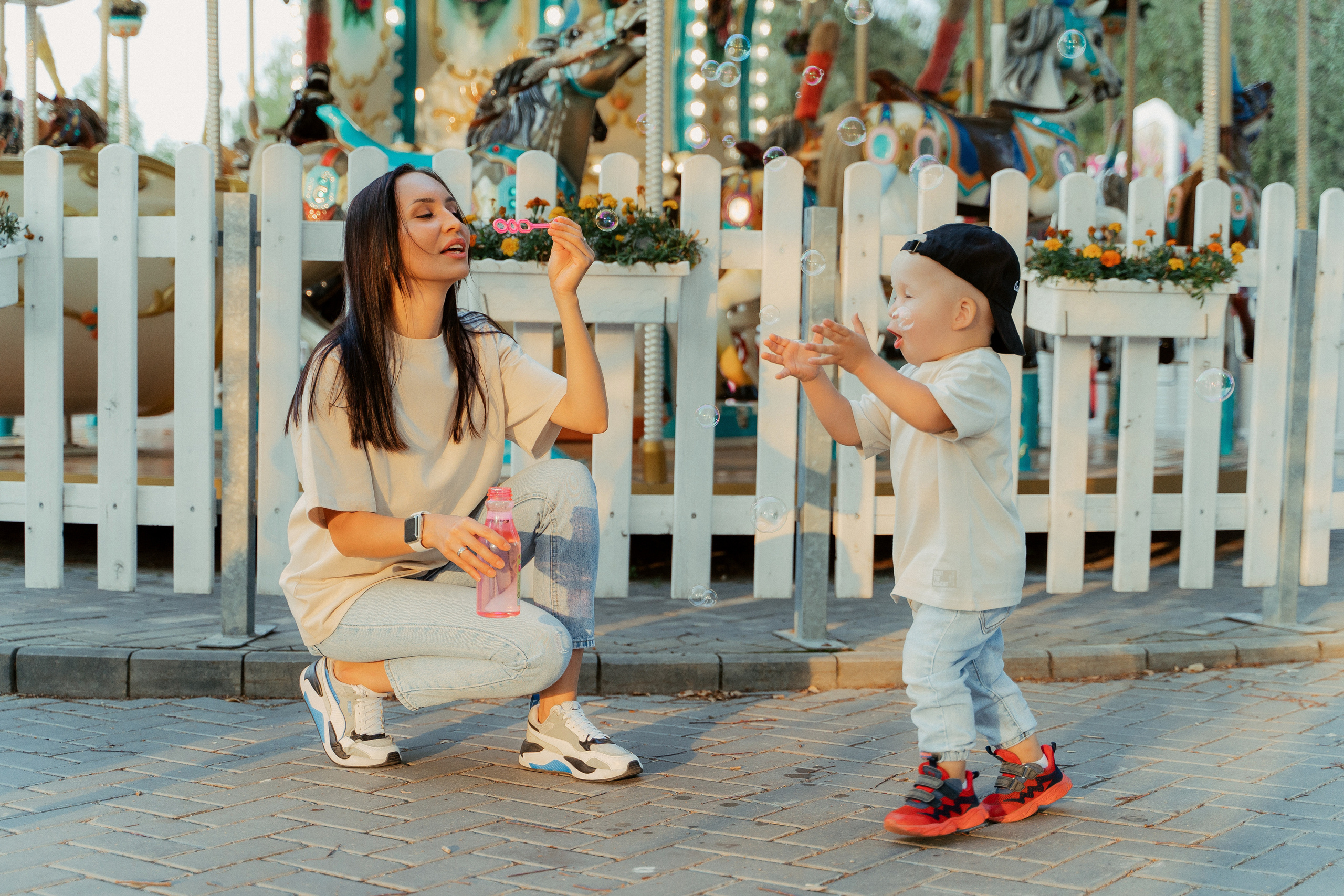 Мама с сыном в парке. Фотограф Никита Анкудинов. Москва — Чебоксары — Казань