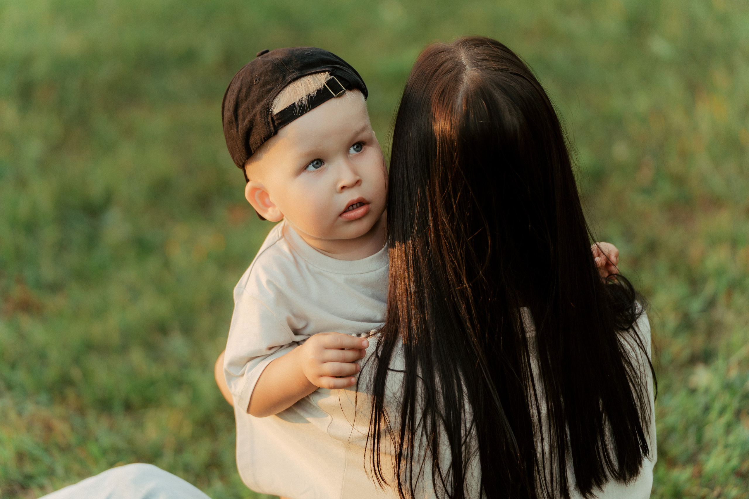 Мама с сыном в парке. Фотограф Никита Анкудинов. Москва — Чебоксары — Казань