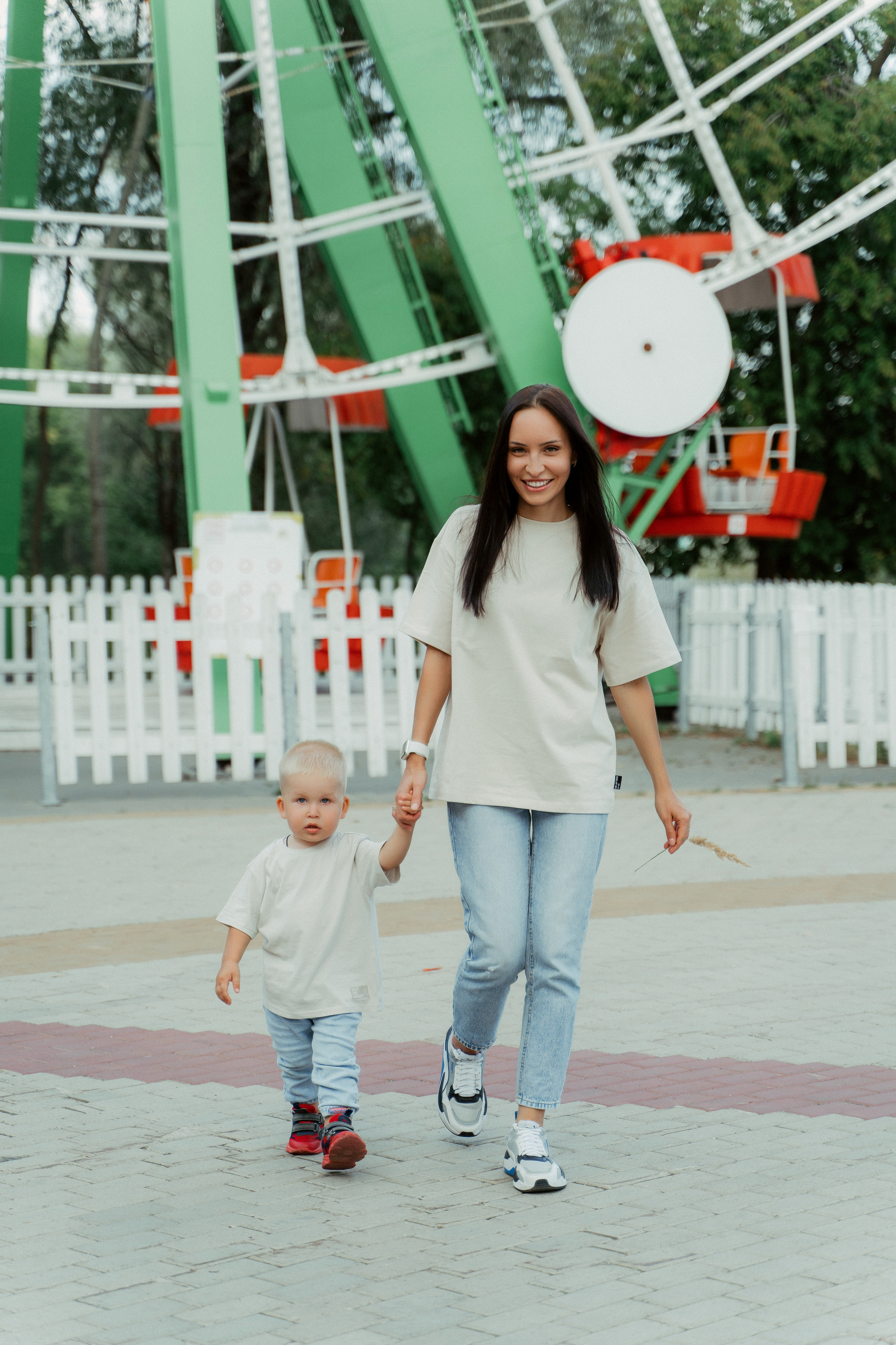 Мама с сыном в парке. Фотограф Никита Анкудинов. Москва — Чебоксары — Казань