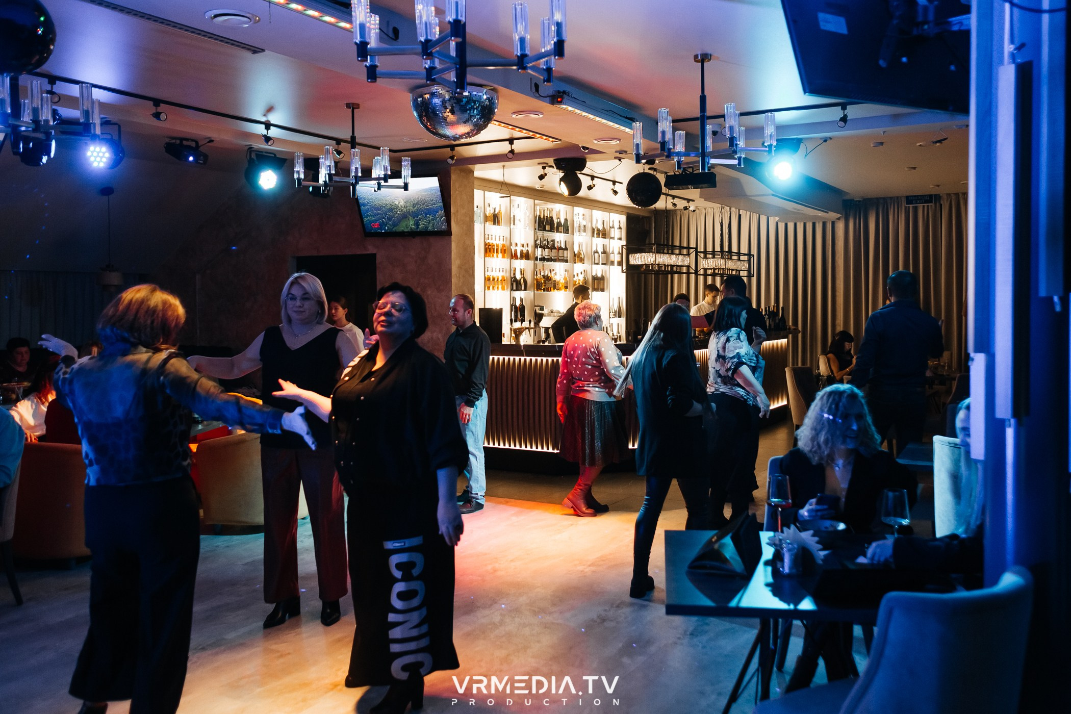 Открытие караоке-зала в «Империи»