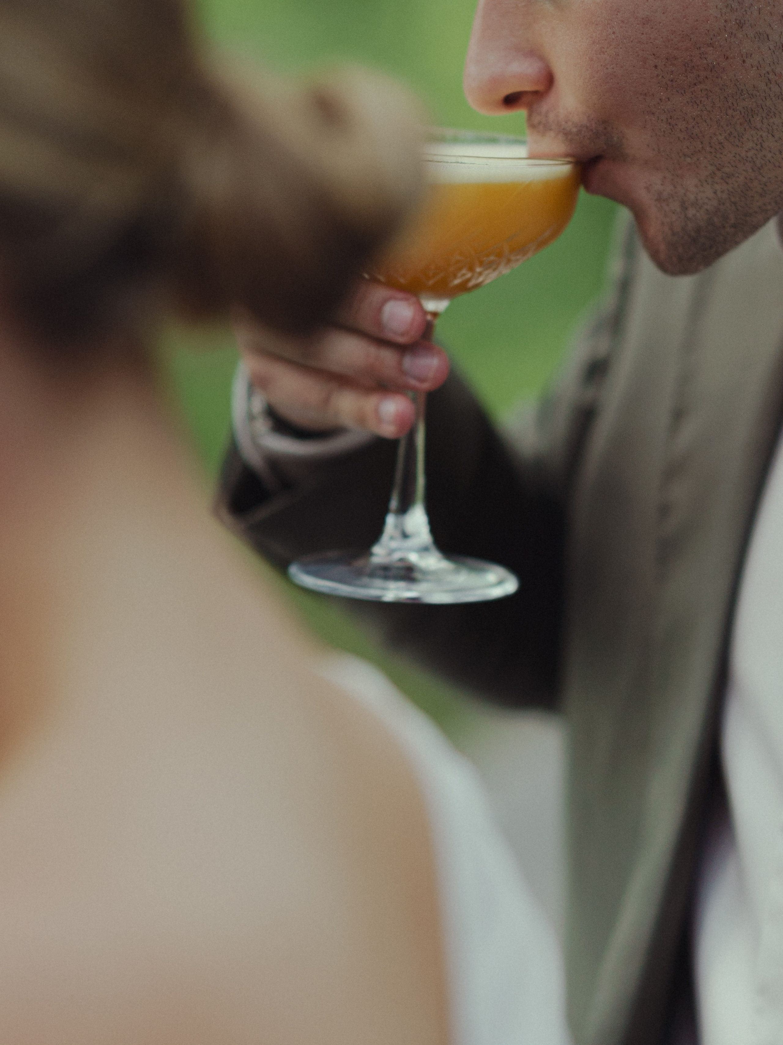 И даже птицы им пели песни. Свадебный фотограф Наташа Алешина