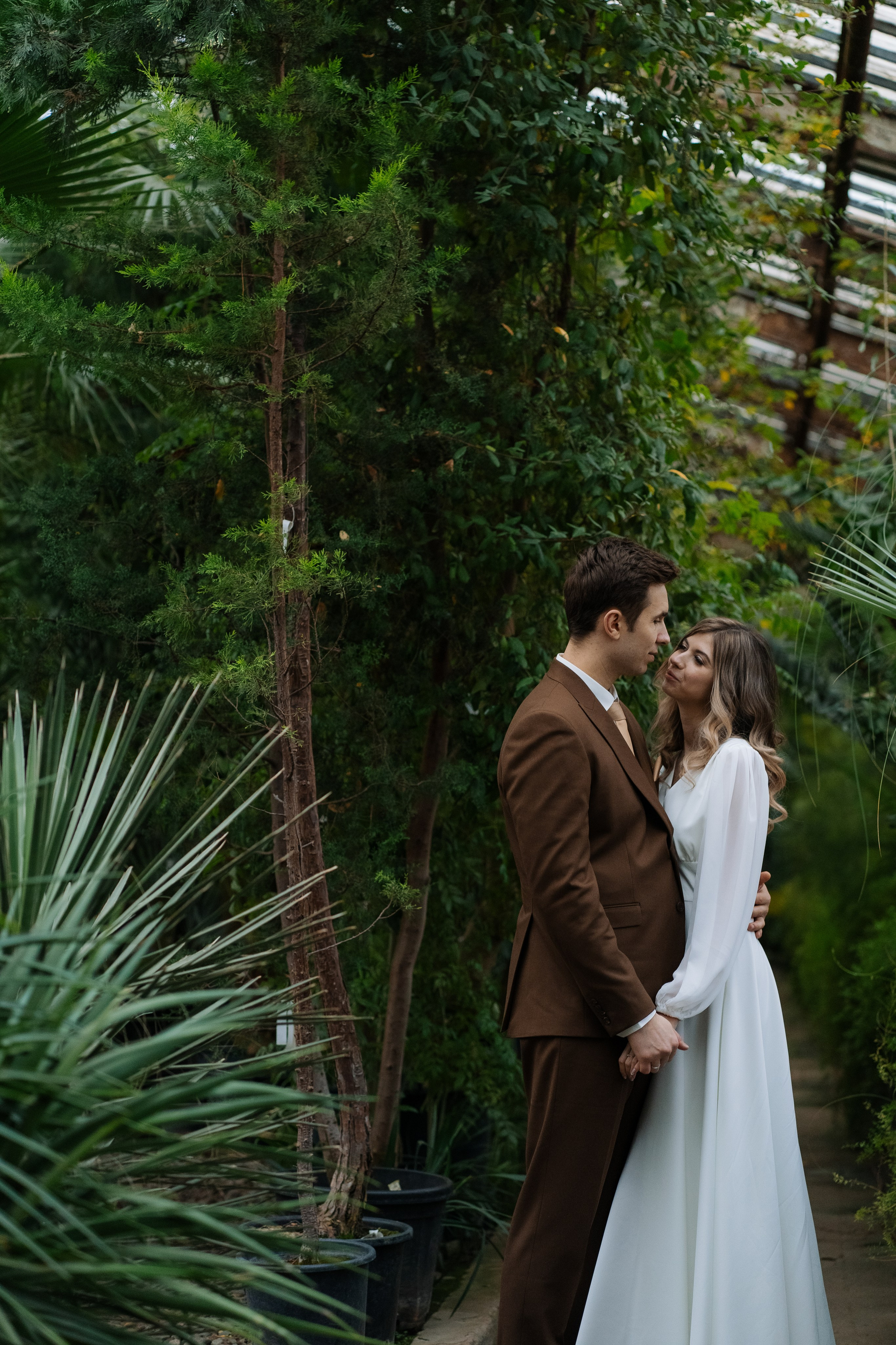 Свадебная фотосессия в оранжерее, Москва. Свадебный фотограф в Москве Анна Полушина