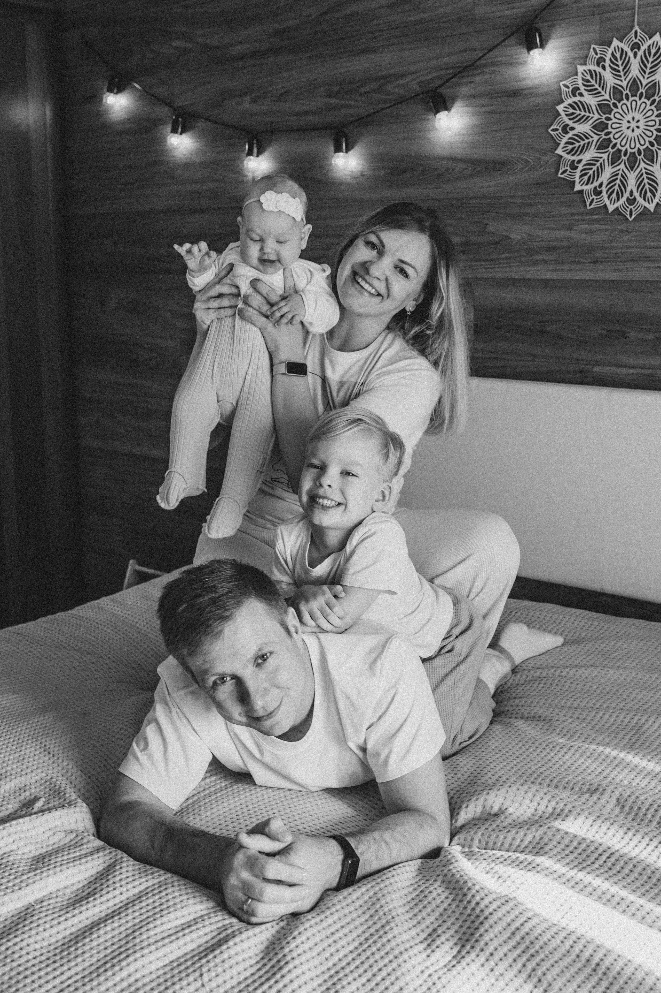 Катя, Денис и малыши. Семейный и домашний фотограф в Москве и МО Королева Валерия