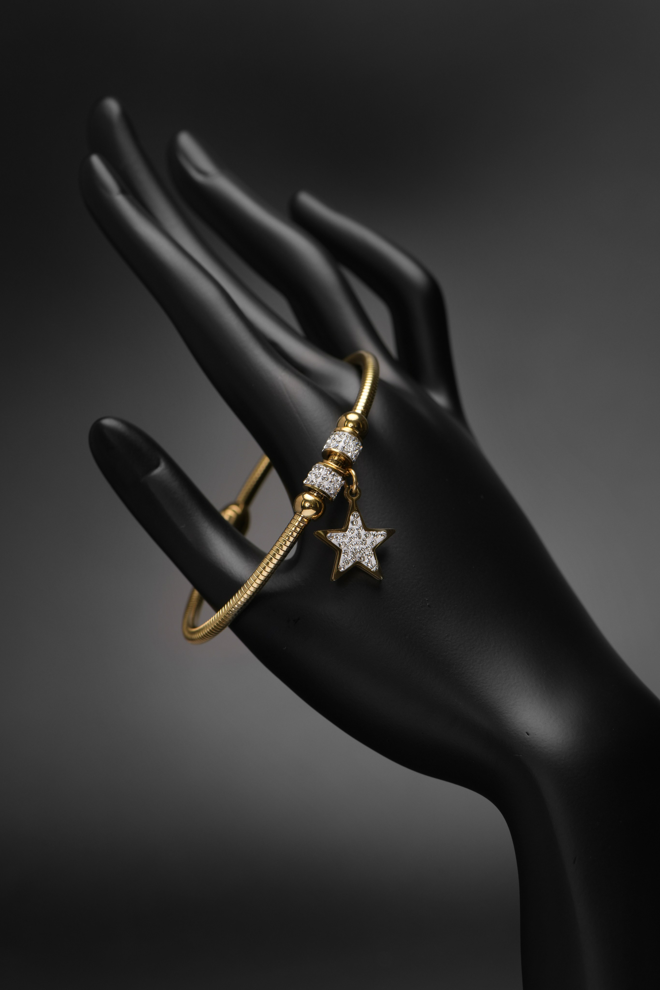 Съемка украшений для маркетплейс. Фотосъемка для маркетплейс в Краснодаре