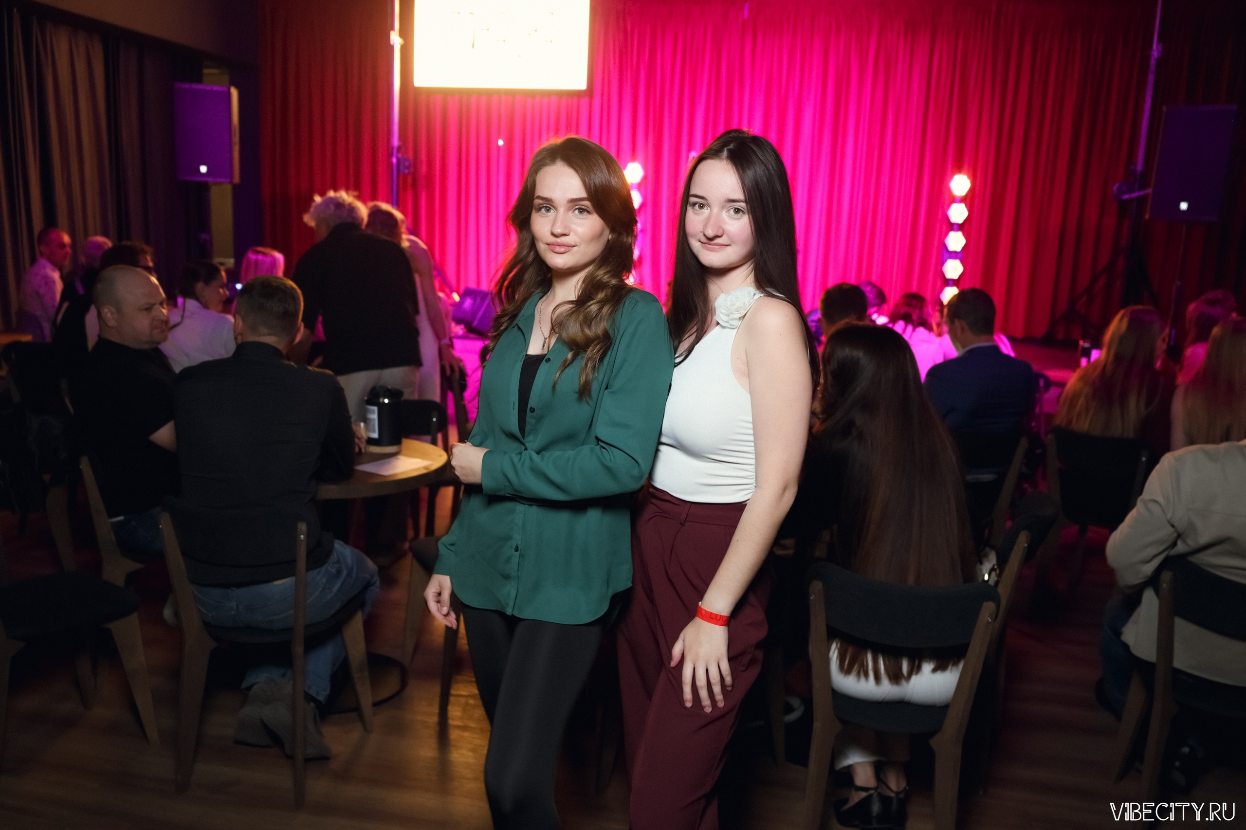 Стендап клуб Локация. VIBECITY.RU Вайб Сити Ру Фоторепортажи Фотоотчеты Калининград