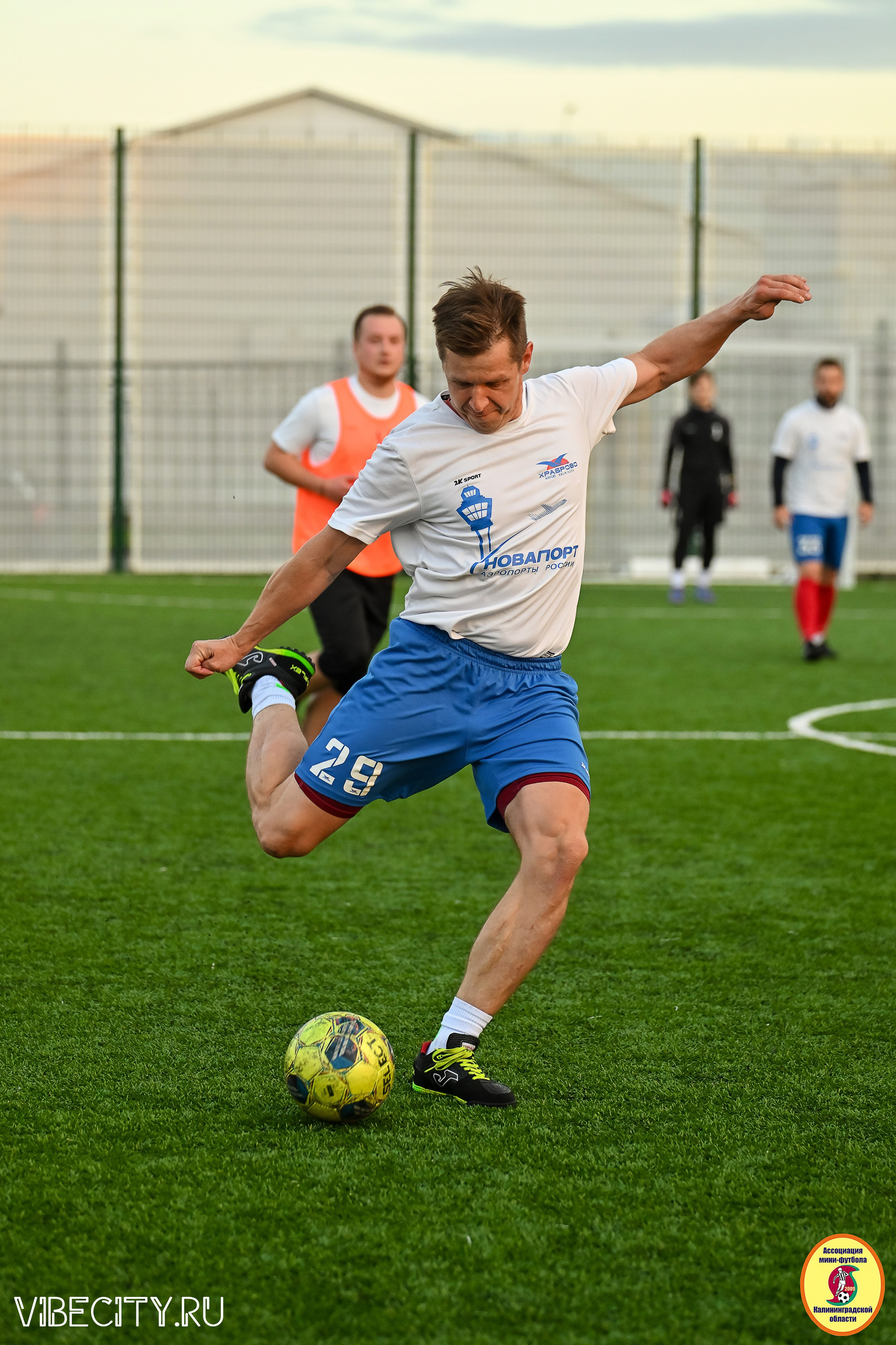 ИГРЫ МИНИ-ФУТБОЛЬНОЙ И КОРПОРАТИВНОЙ ЛИГИ. VIBECITY.RU Вайб Сити Ру Фоторепортажи Фотоотчеты Калининград