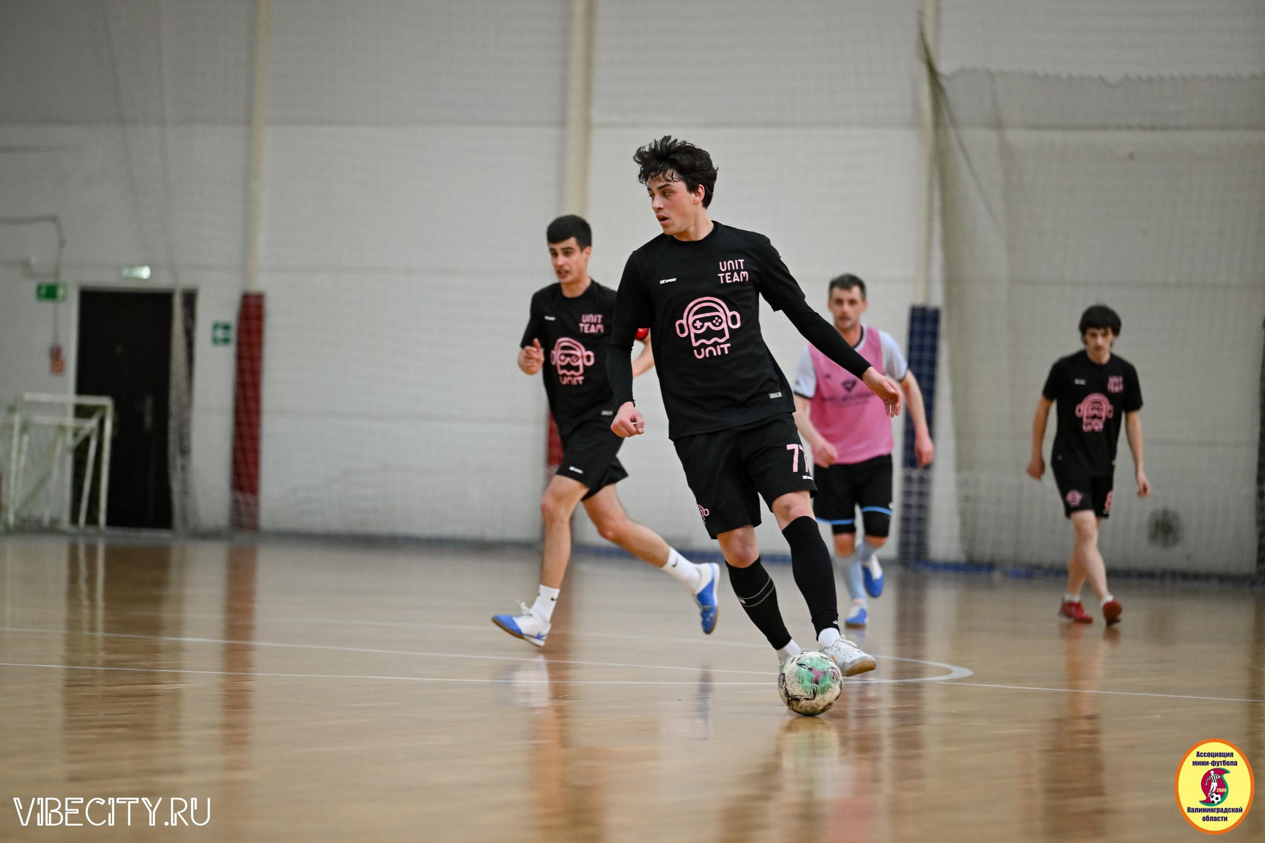 8 тур Корпоративной Бизнес-Лиги по футзалу. VIBECITY.RU Вайб Сити Ру Фоторепортажи Фотоотчеты Калининград