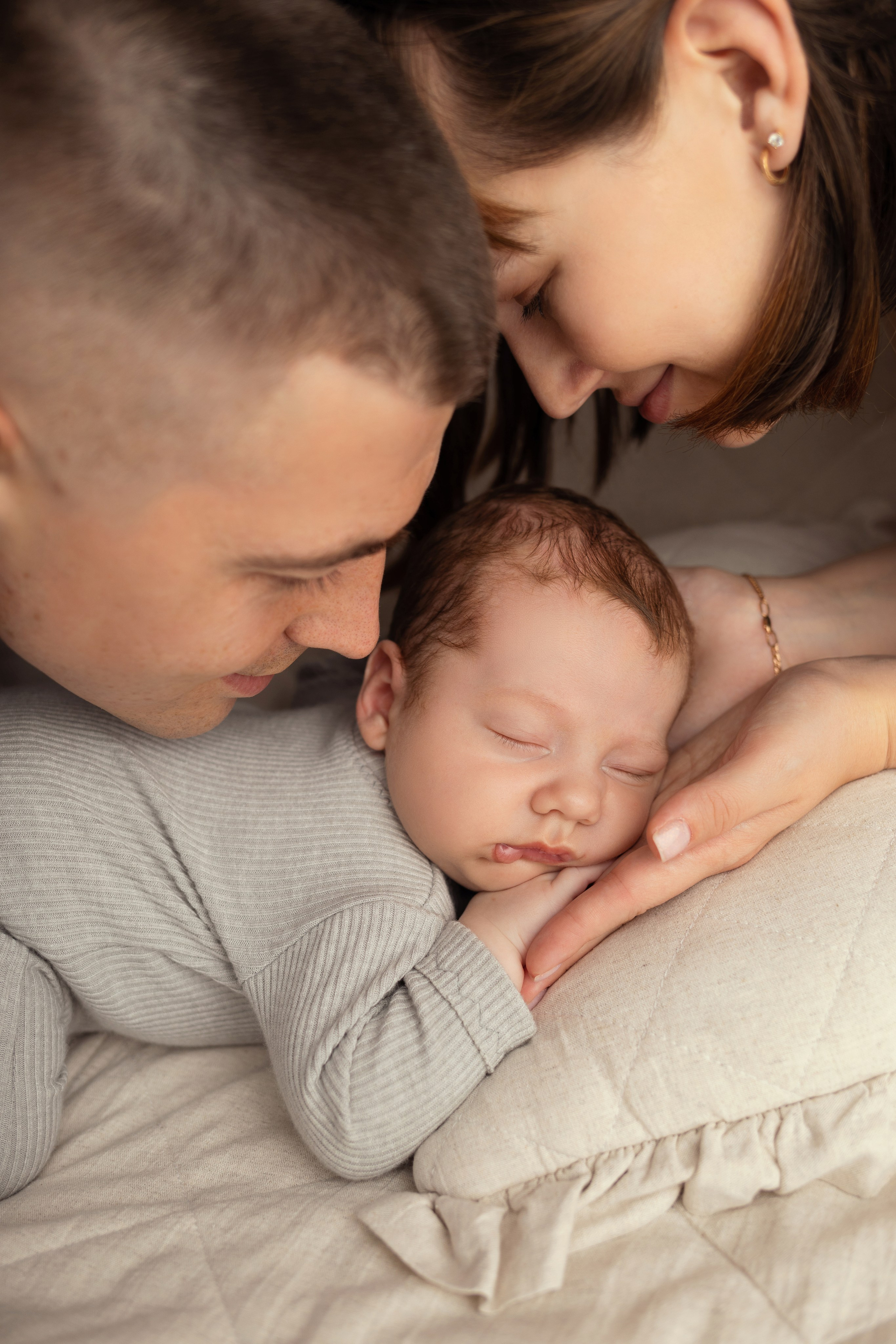 Newborn съемка в стиле Лайф. Фотограф новорожденных малышей в Омске и Омской области Эльвира Камаева