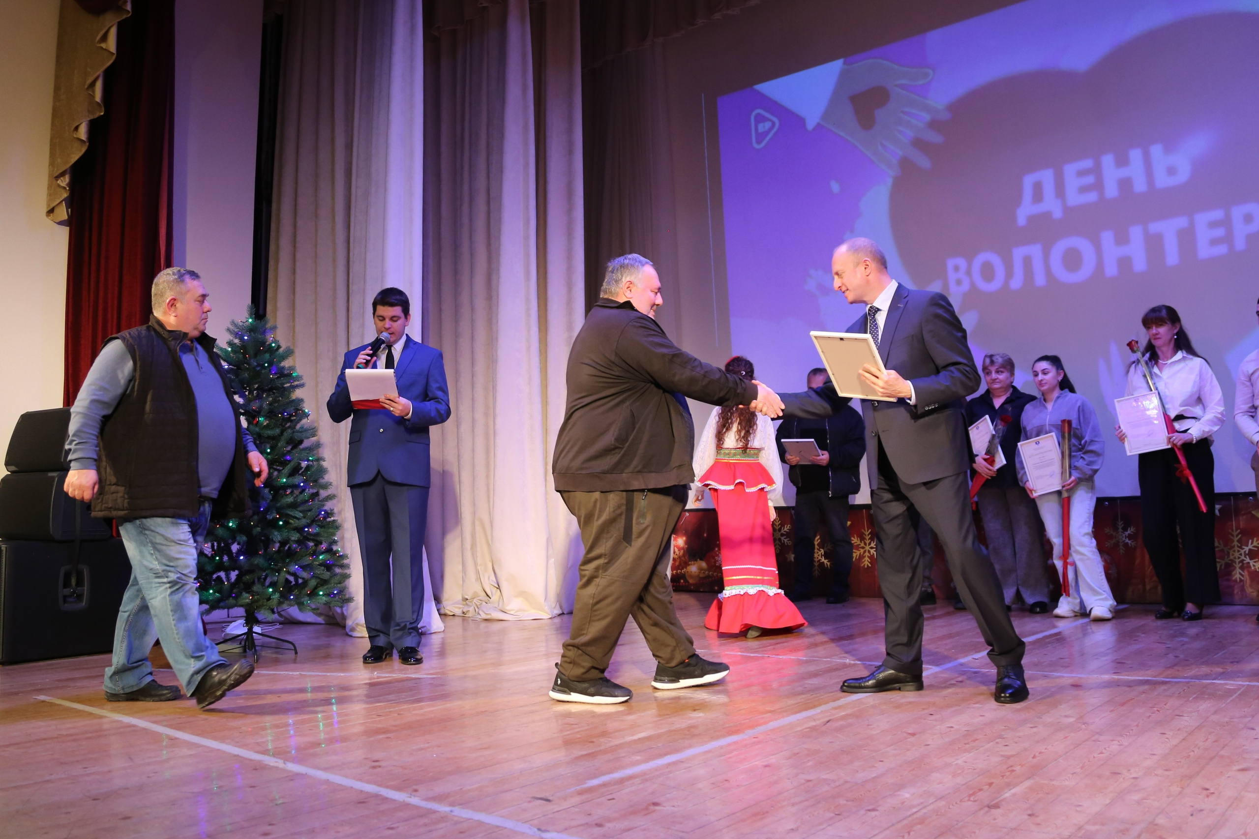 День Волонтёра. Жизнь курорта Кабардинка в фотографиях