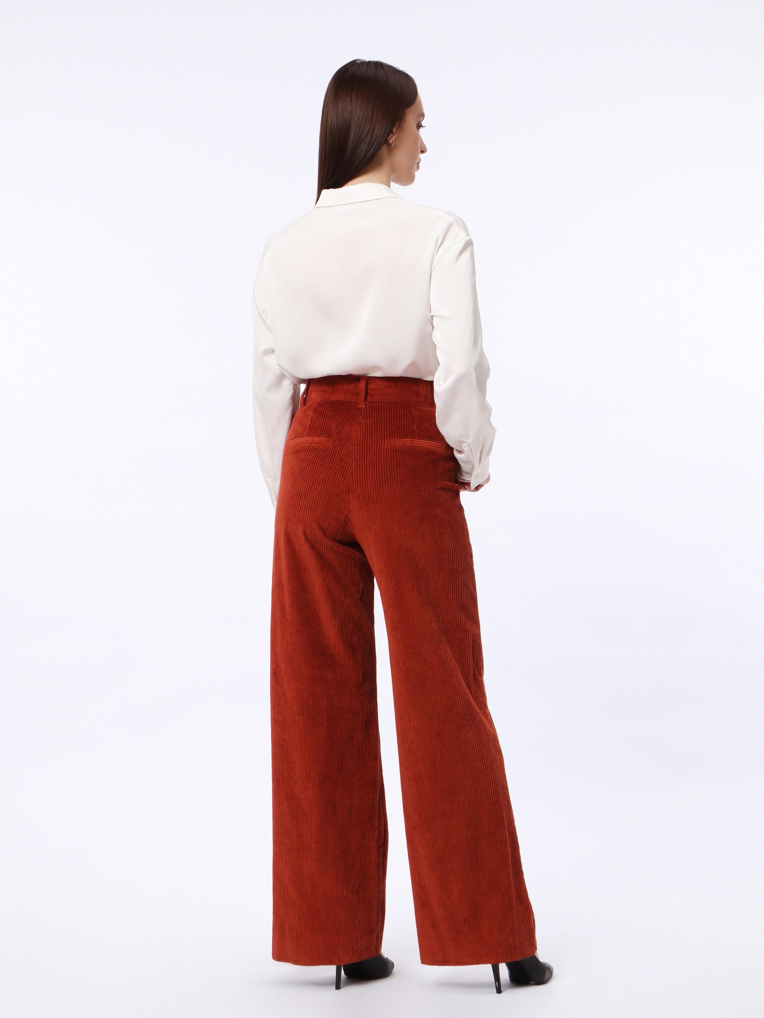 Одежда. Предметный фотограф в Москве