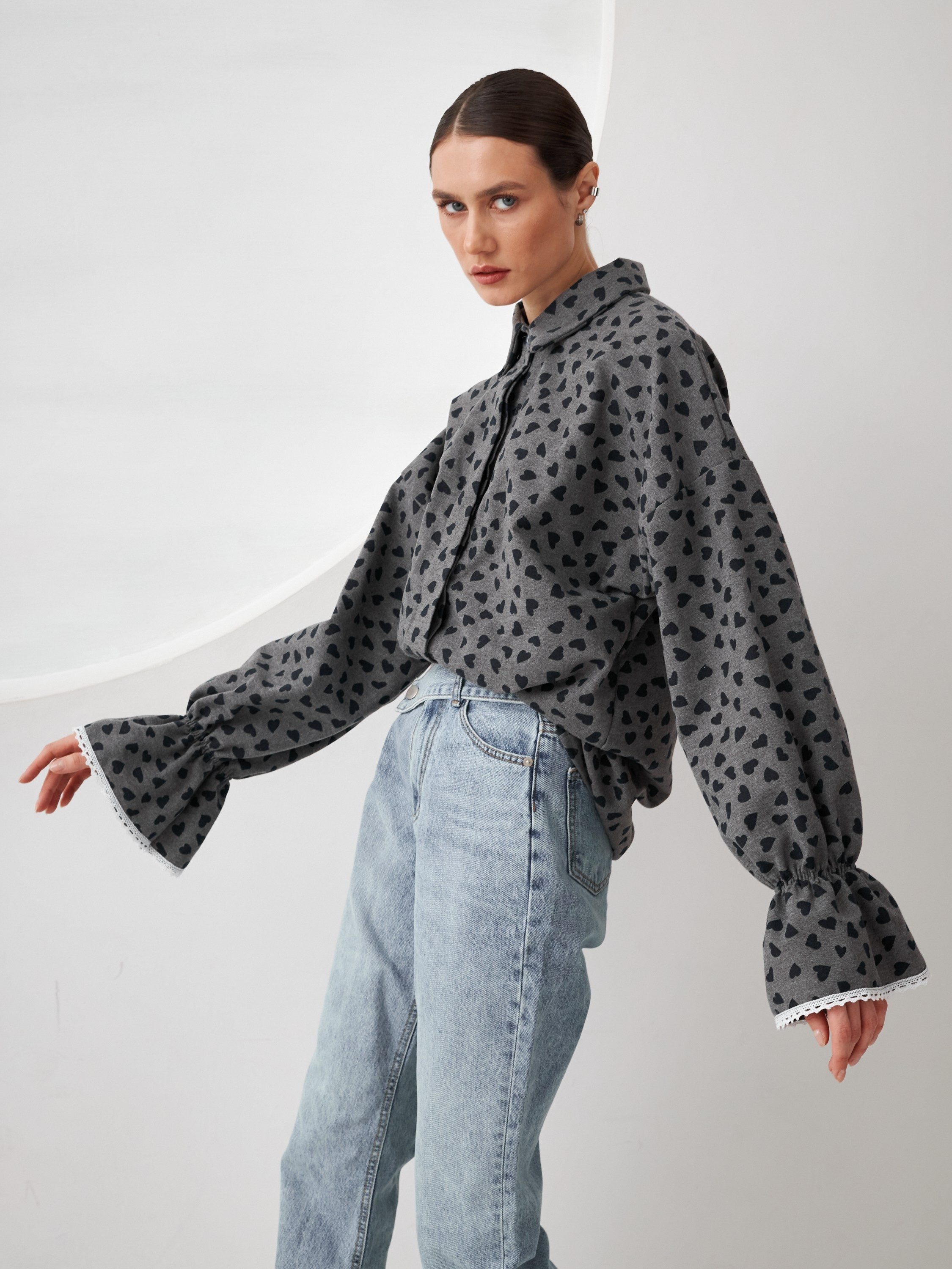 Фотосъемка рубашек Екатеринбург Wildberries ВБ Ozon Озон фотосессия одежды Екб заказать цена фотосъемка товара WB блузки карточки товара. Фотограф Екатеринбург Анастасия Жерновская | Маркетплейсы и нейрофото