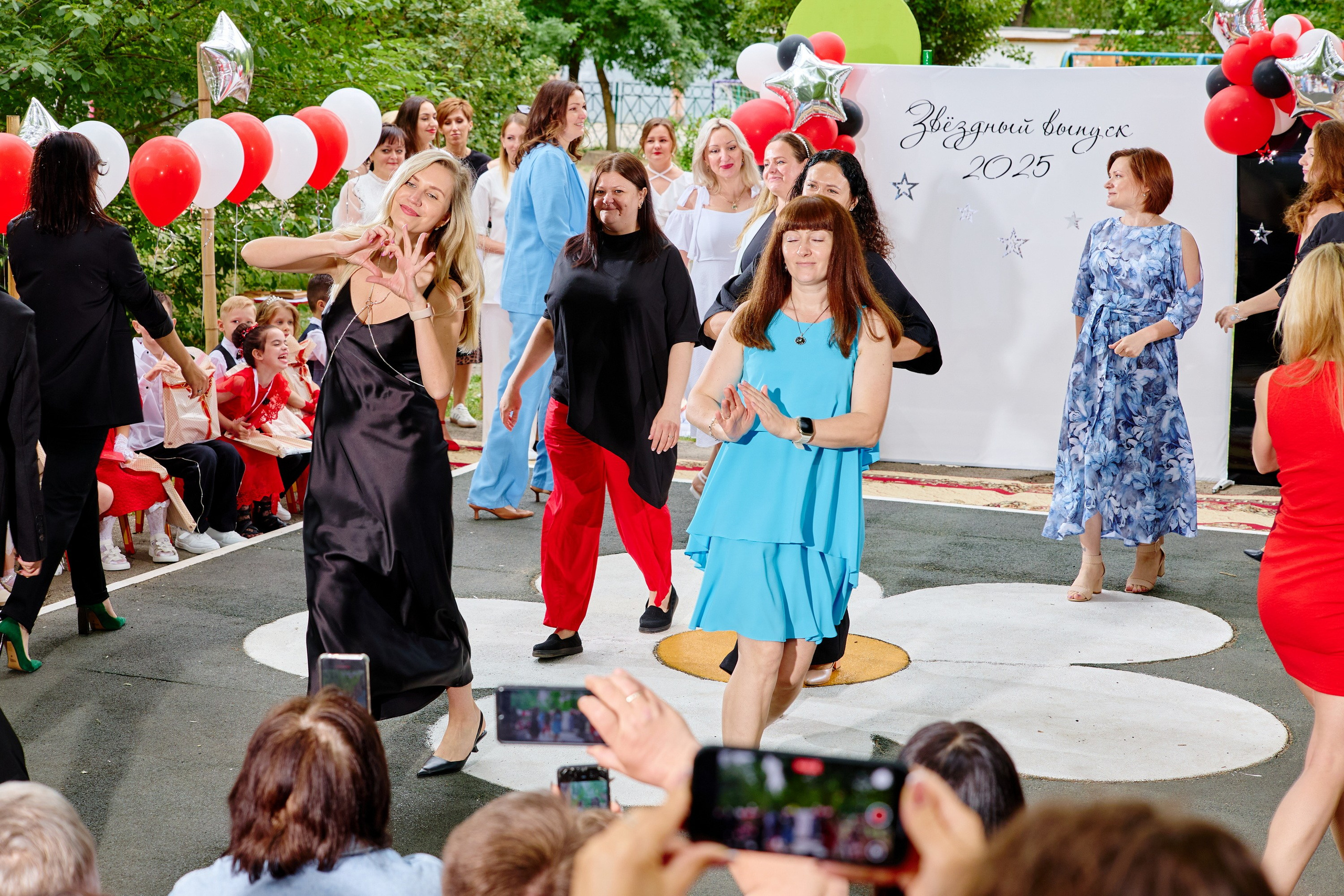 Выпускной 45 сад. Фотограф Выпускные альбомы Таганрог Сергей Коробченко