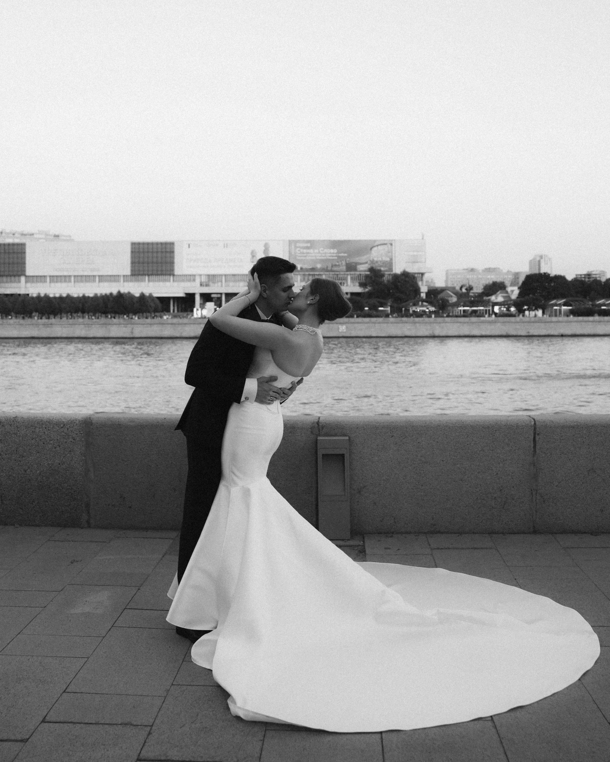 Свадебная прогулка на набережной
