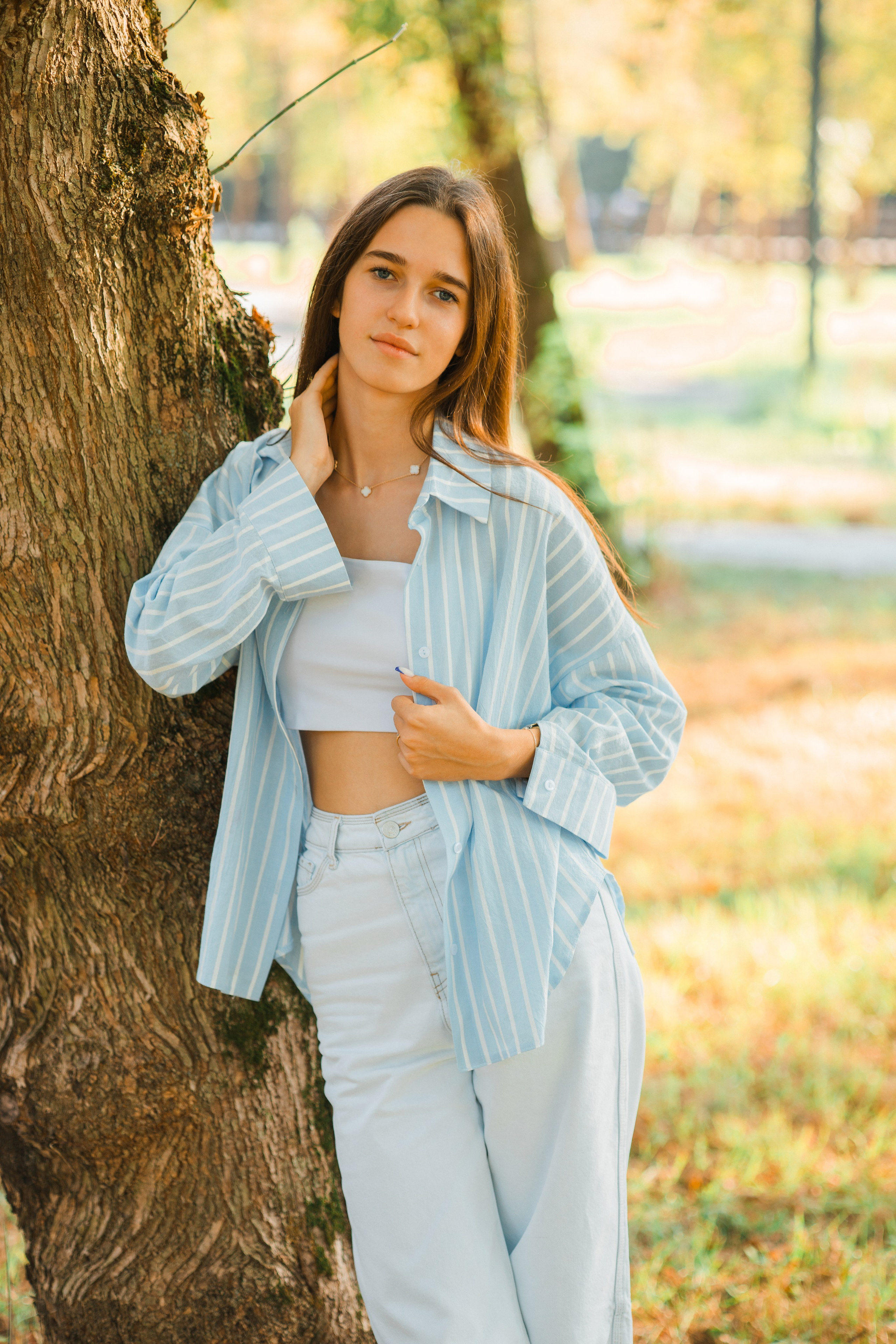 Прогулочная фотосессия на выпускной альбом с 11 классом в Серпухове. Выпускные альбомы в Серпухове