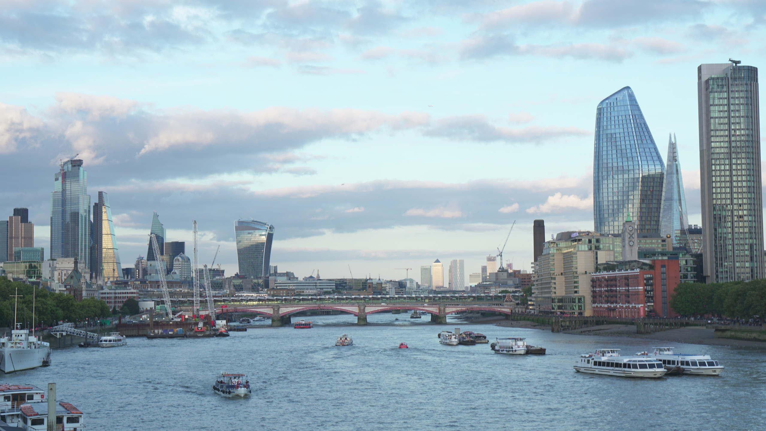Небоскребы (Shard, Sky Garden). 35 мм