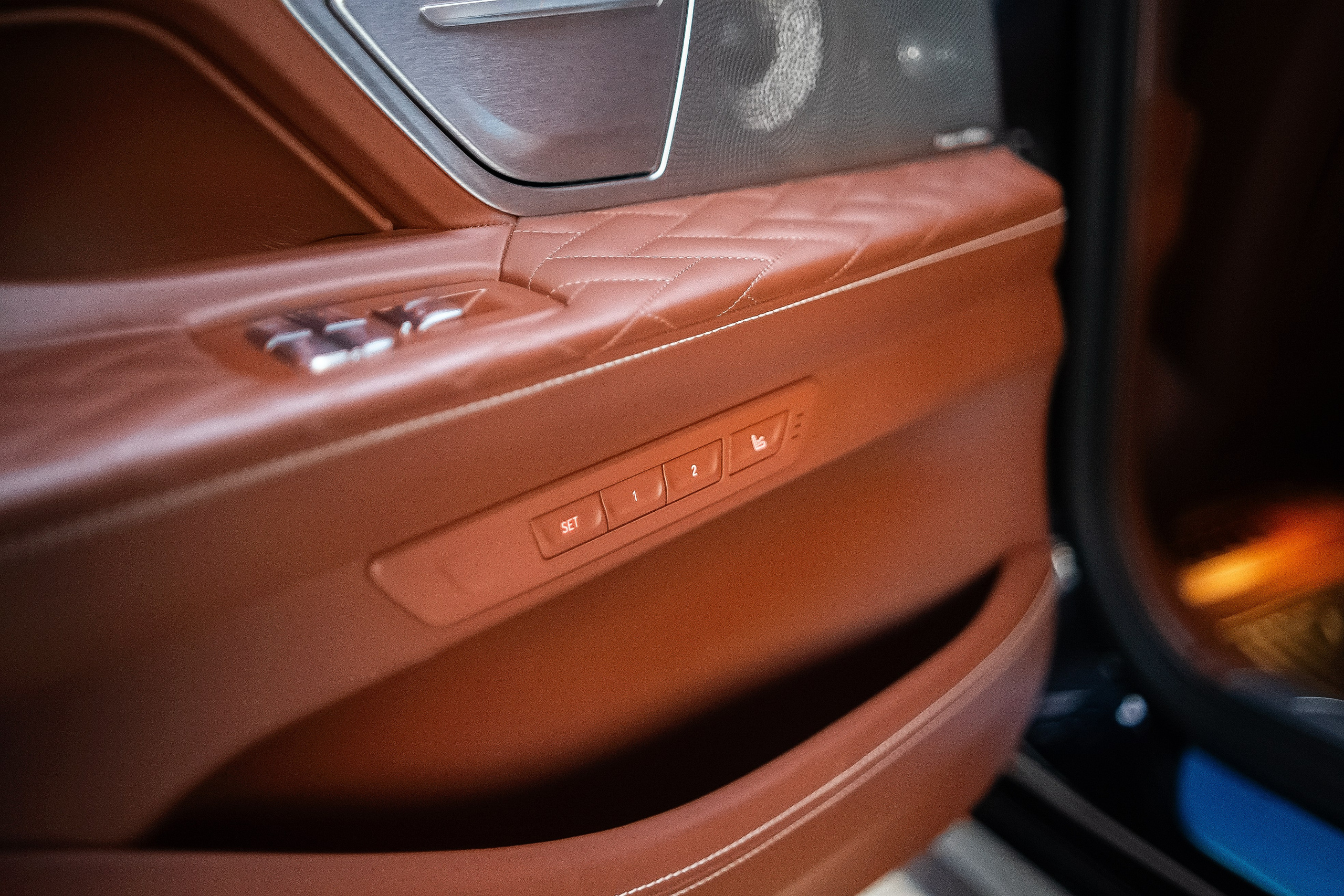 BMW 760Li. Фотограф в Новосибирске Владислав Унтерберг