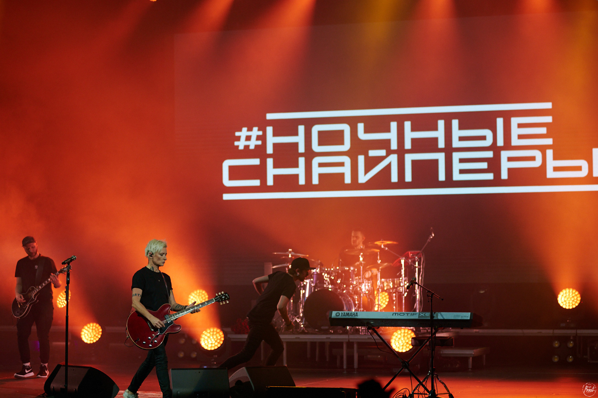 Диана Арбенина и Ночные Снайперы. Фотографии отовсюду и обо всем