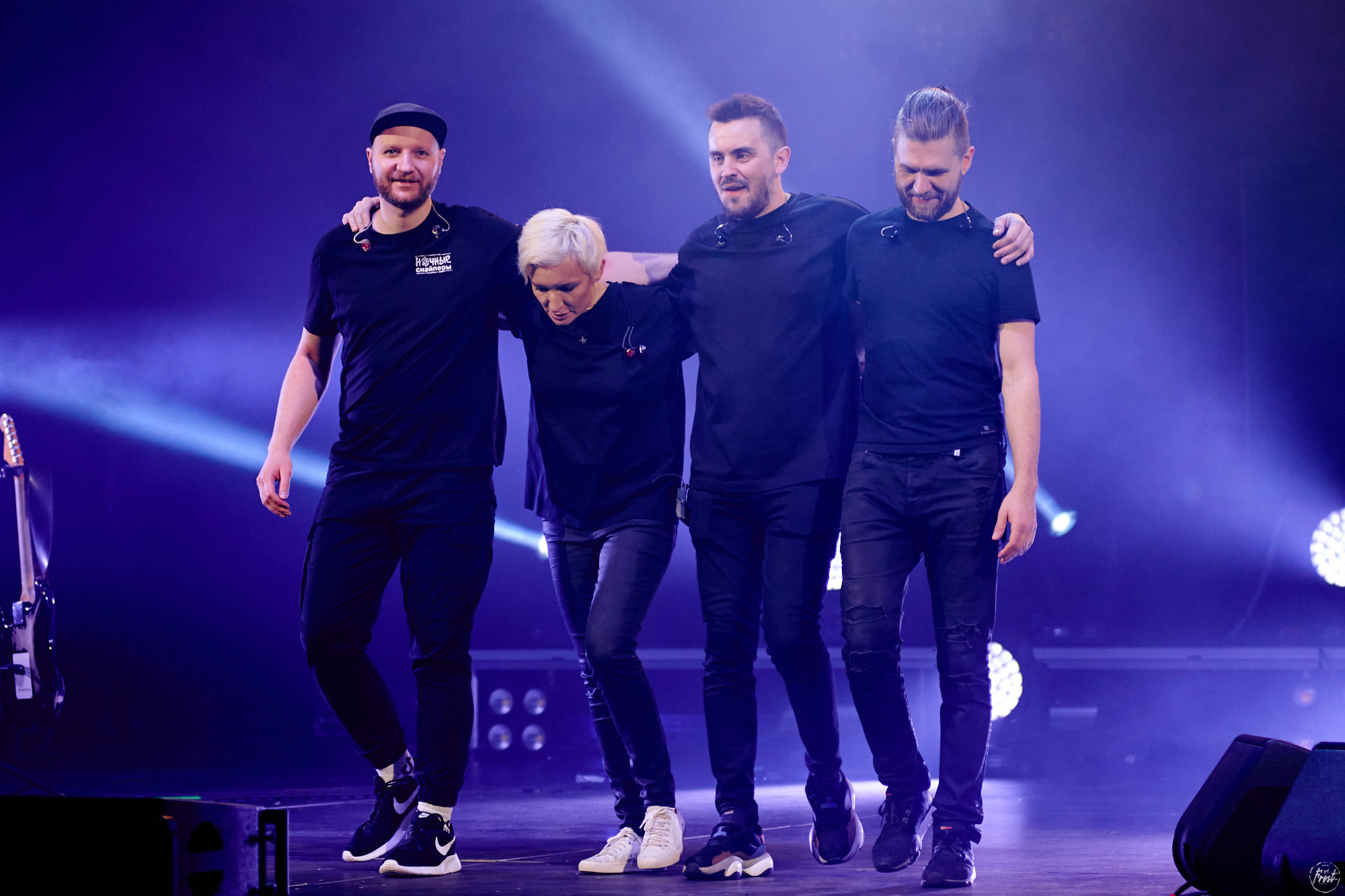 Диана Арбенина и Ночные Снайперы. Фотографии отовсюду и обо всем