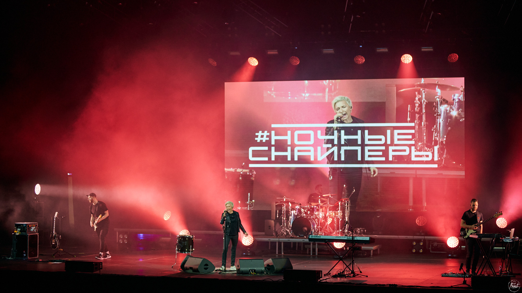 Диана Арбенина и Ночные Снайперы. Фотографии отовсюду и обо всем