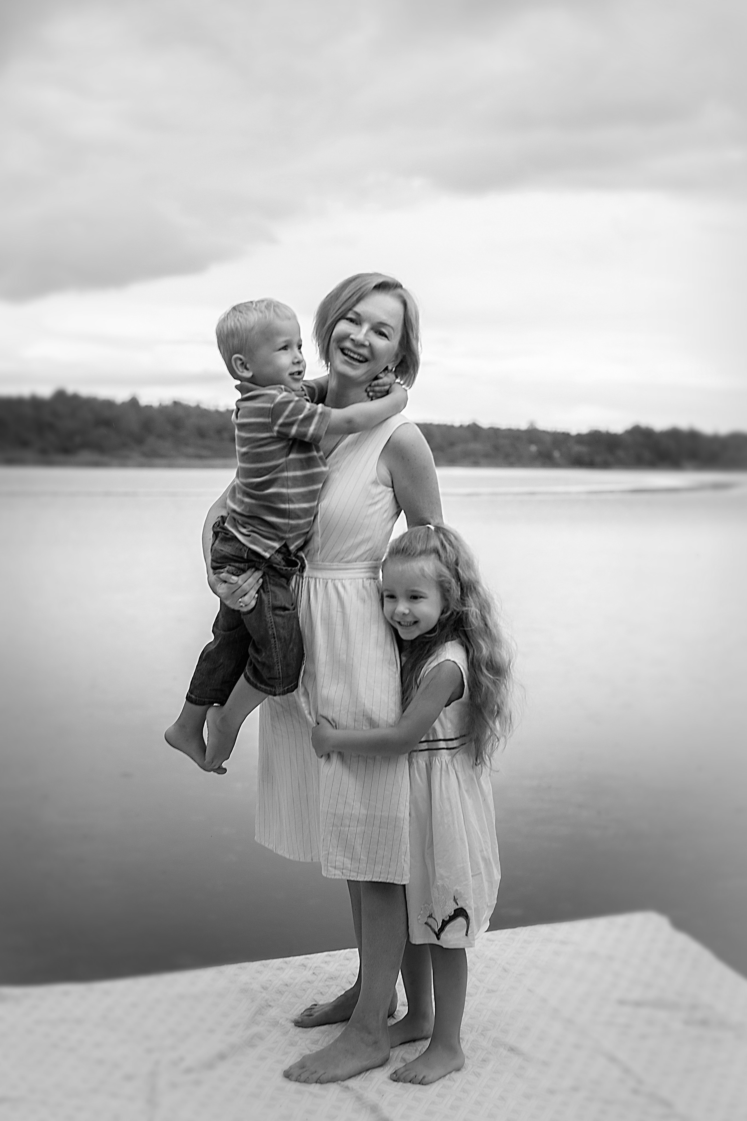 Юлия с дочкой и сыном. Семейный фотограф в Санкт-Петербурге