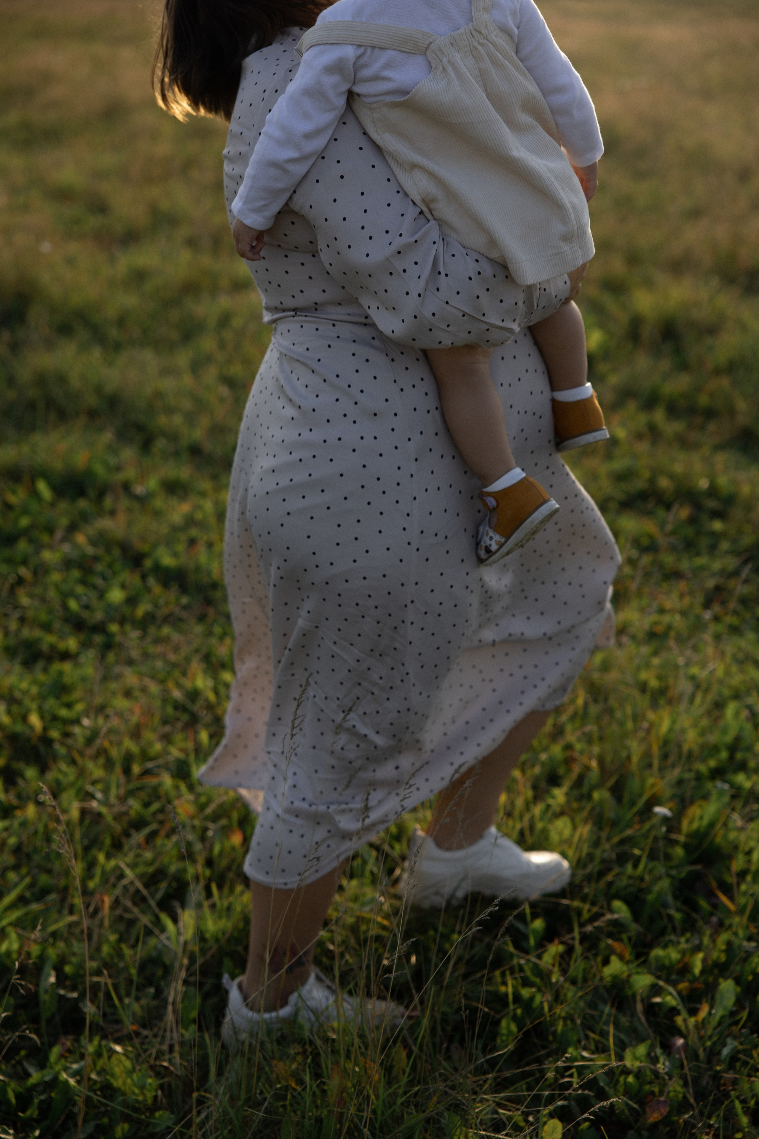 Семейная в поле. Свадебный фотограф в Санкт — Петербурге и Ленинградской о