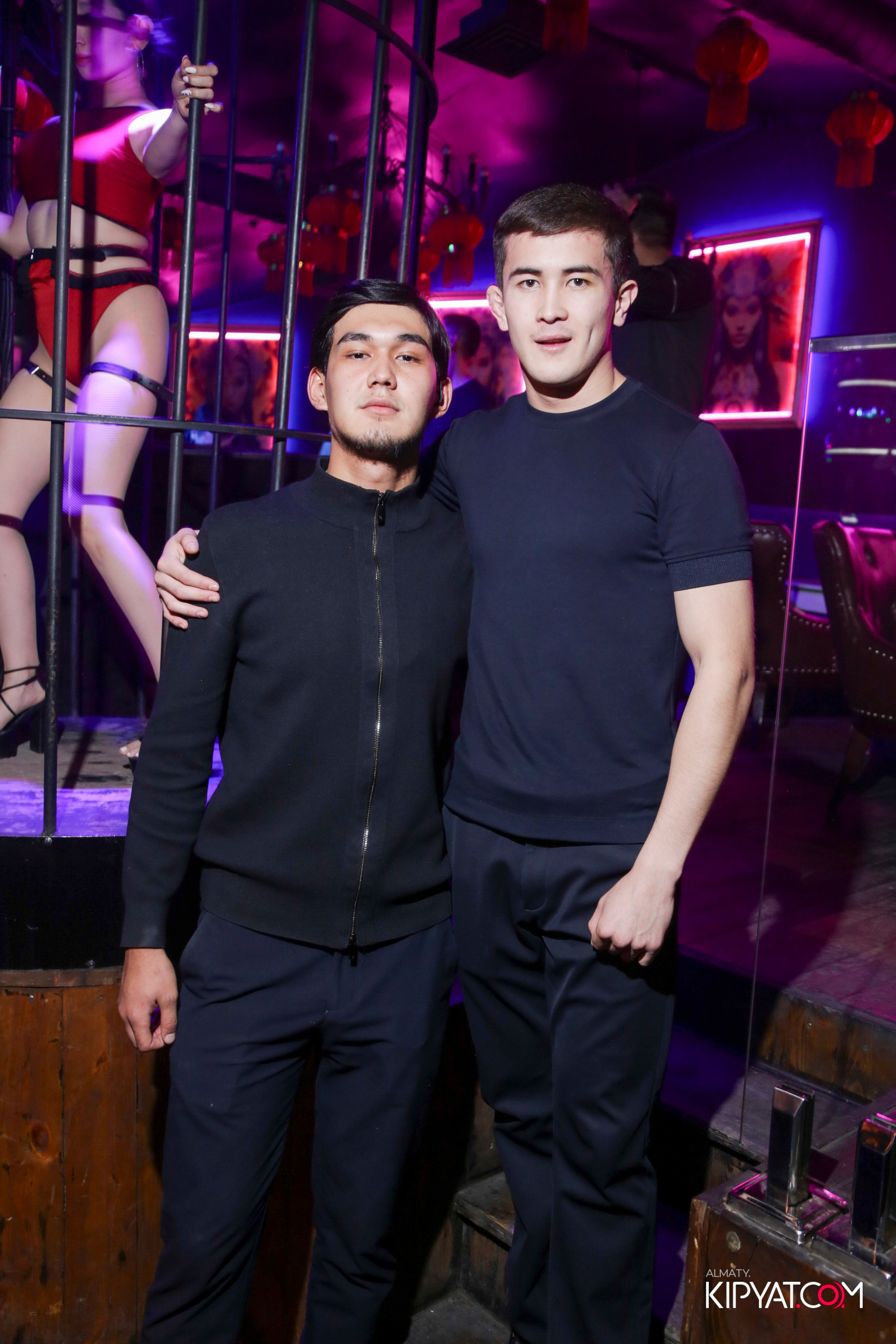 UYAT EMES BAR. КИПЯТКОМ АЛМАТЫ! Фотосъемка мероприятий в Алматы