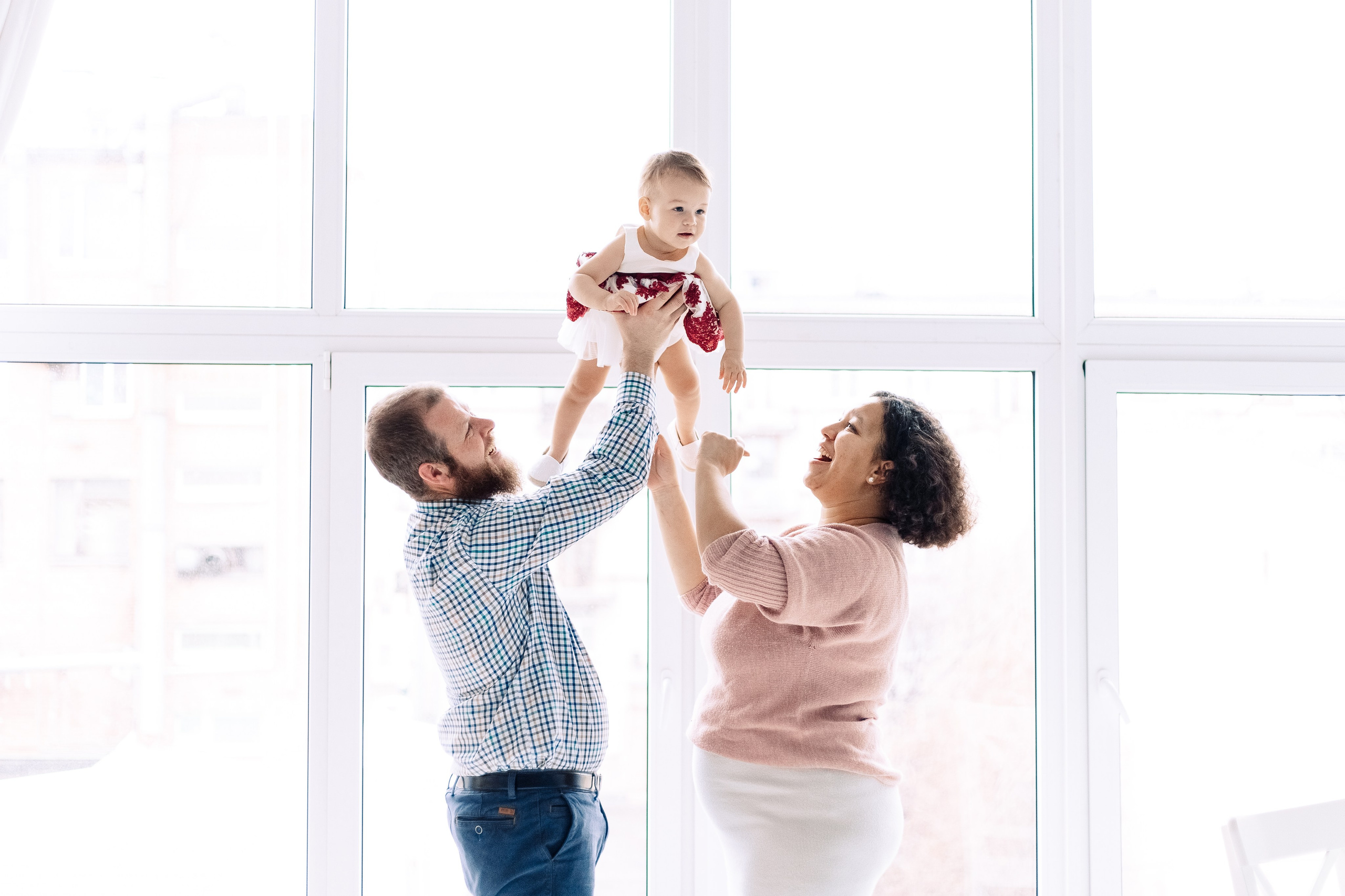 Семейная фотосессия первый тортик для малышки в фотостудии. Фотограф в Санкт-Петербурге, Анна Скворцова