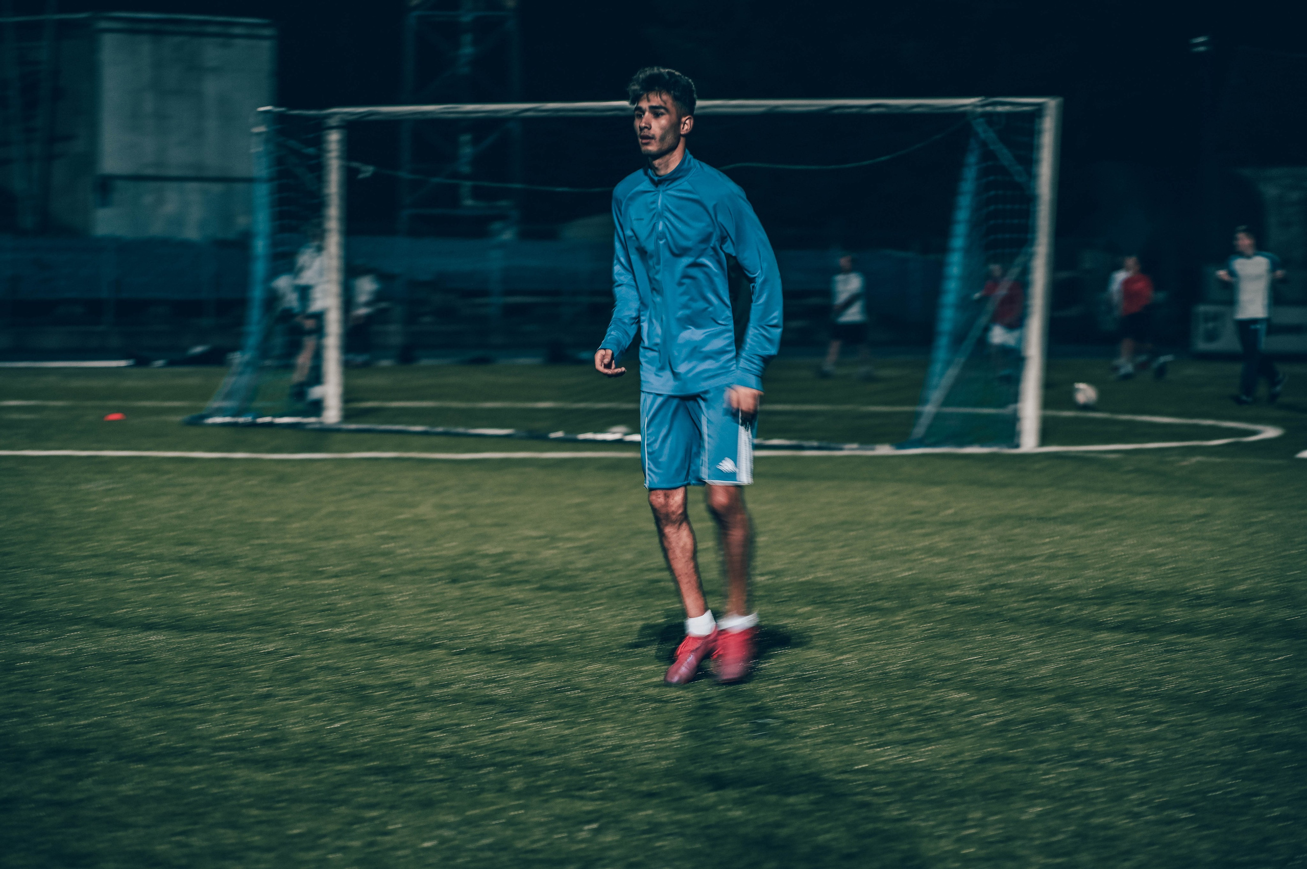 Фотосъёмка футбольной тренировки на стадионе. Фотограф Александр Орымбаев