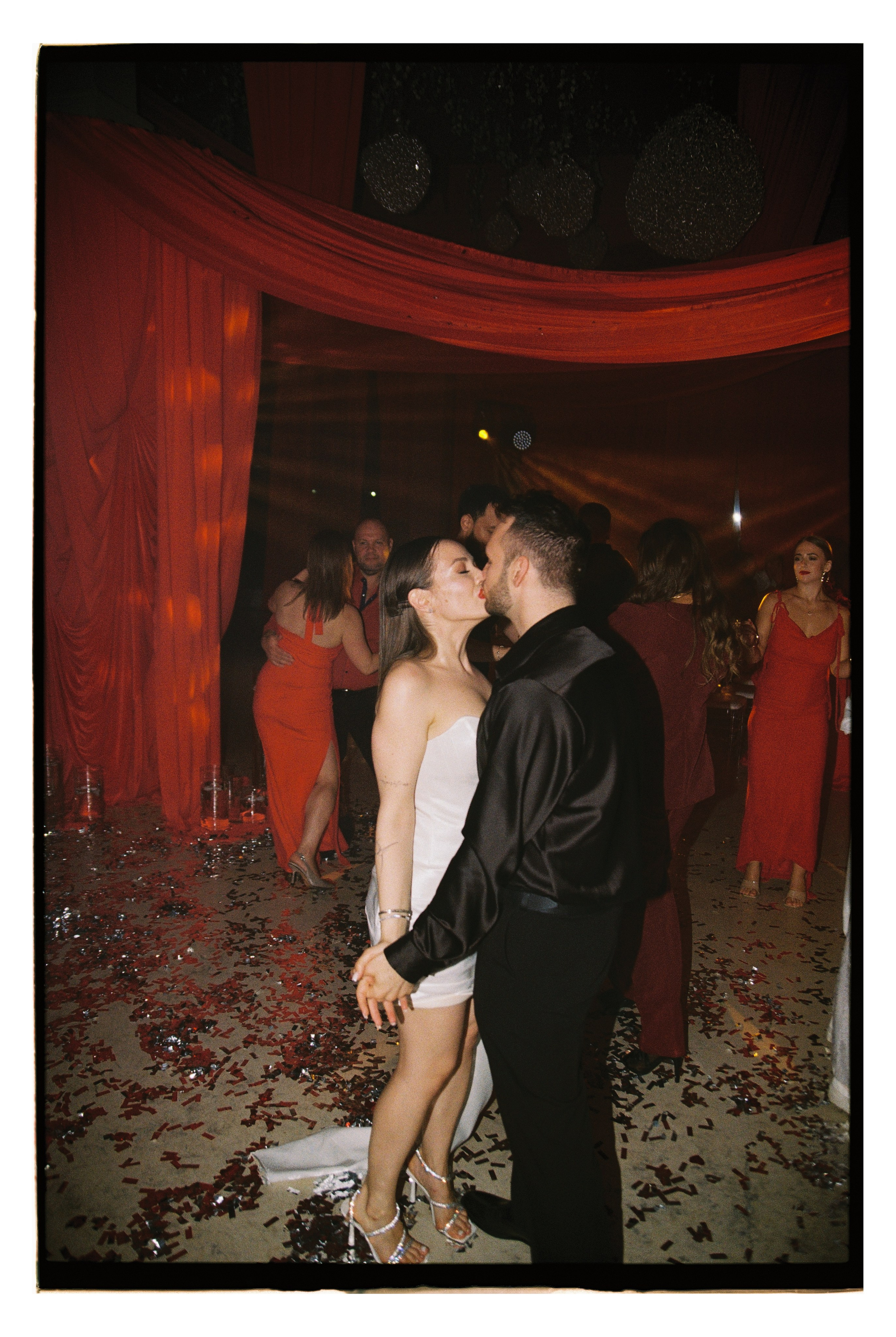 Анастасия и Карен. Репортажный и свадебный фотограф в Сургуте