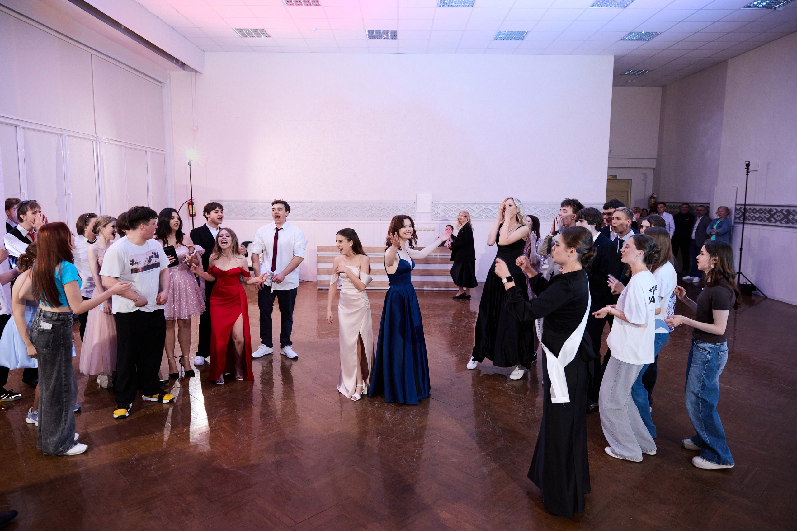 Выпускной 11 класс. Свадебная, репортажная фотосъемка и видеосъемка в Минске. Илья и Юлия Ширмановы. Фотограф | Видеограф | Минск