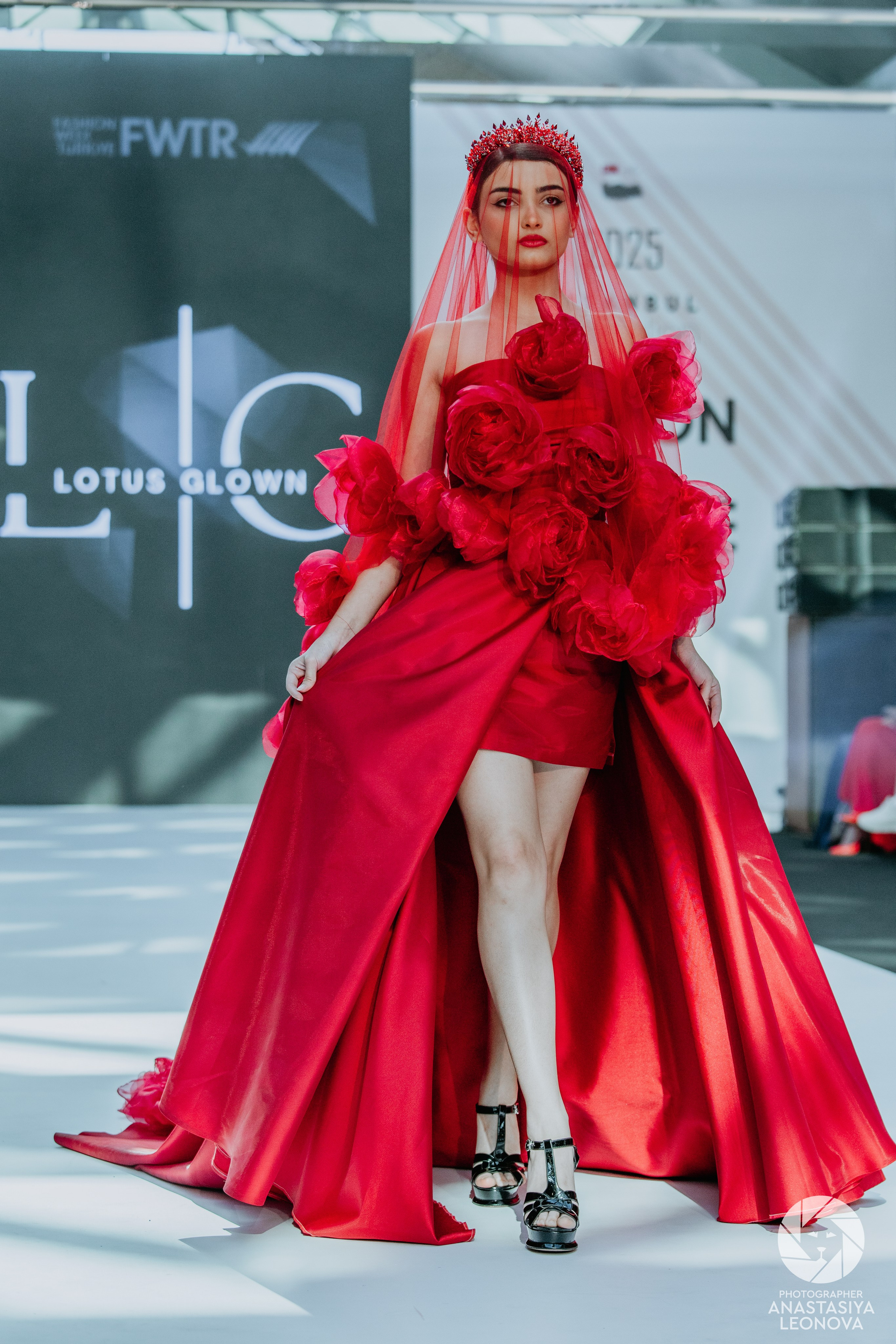 Fashion Week Türkiye [spring, 2025]. Anastasia Leonowa