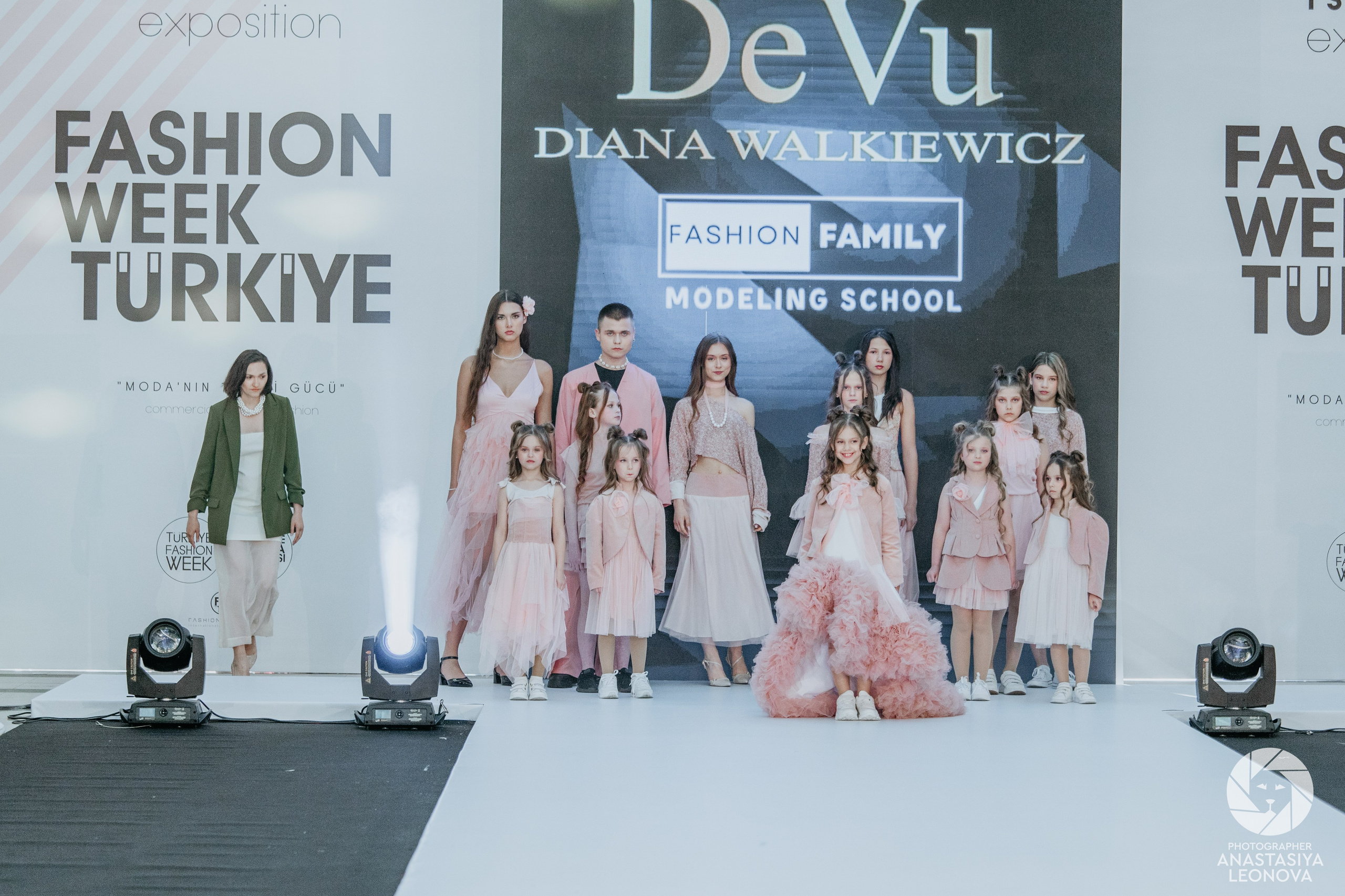 Fashion Week Türkiye [spring, 2025]. Anastasia Leonowa