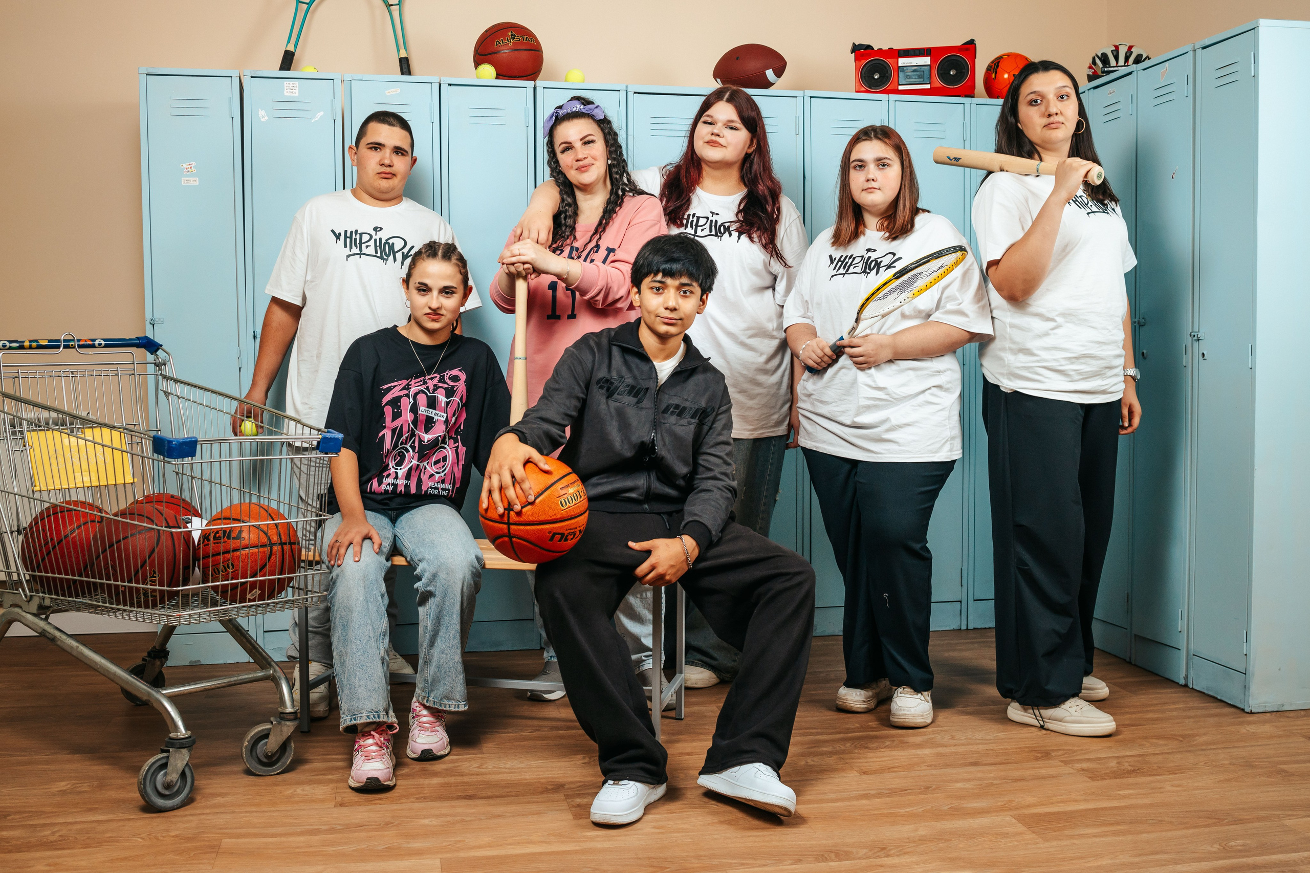 Студия школьной фотографии. Фотостудия выпускных альбомов в Твери. Студия школьной фотографии в Твери. Выпускные альбомы в Твери