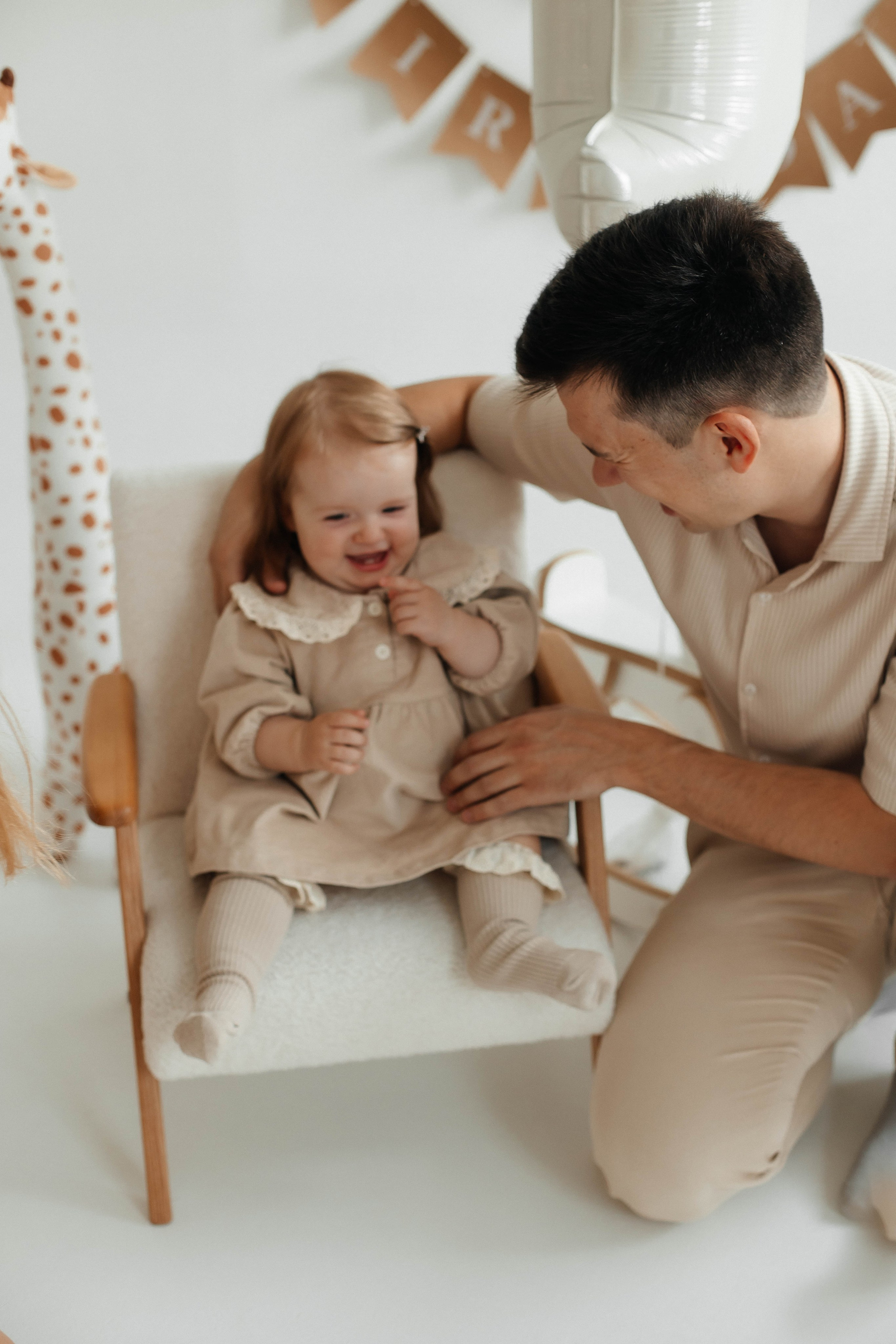 Лиза — 1 годик. «Первый год — первый праздник в кадре!». Виктория Ларина — Портретный профессиональный фотограф в Иркутске