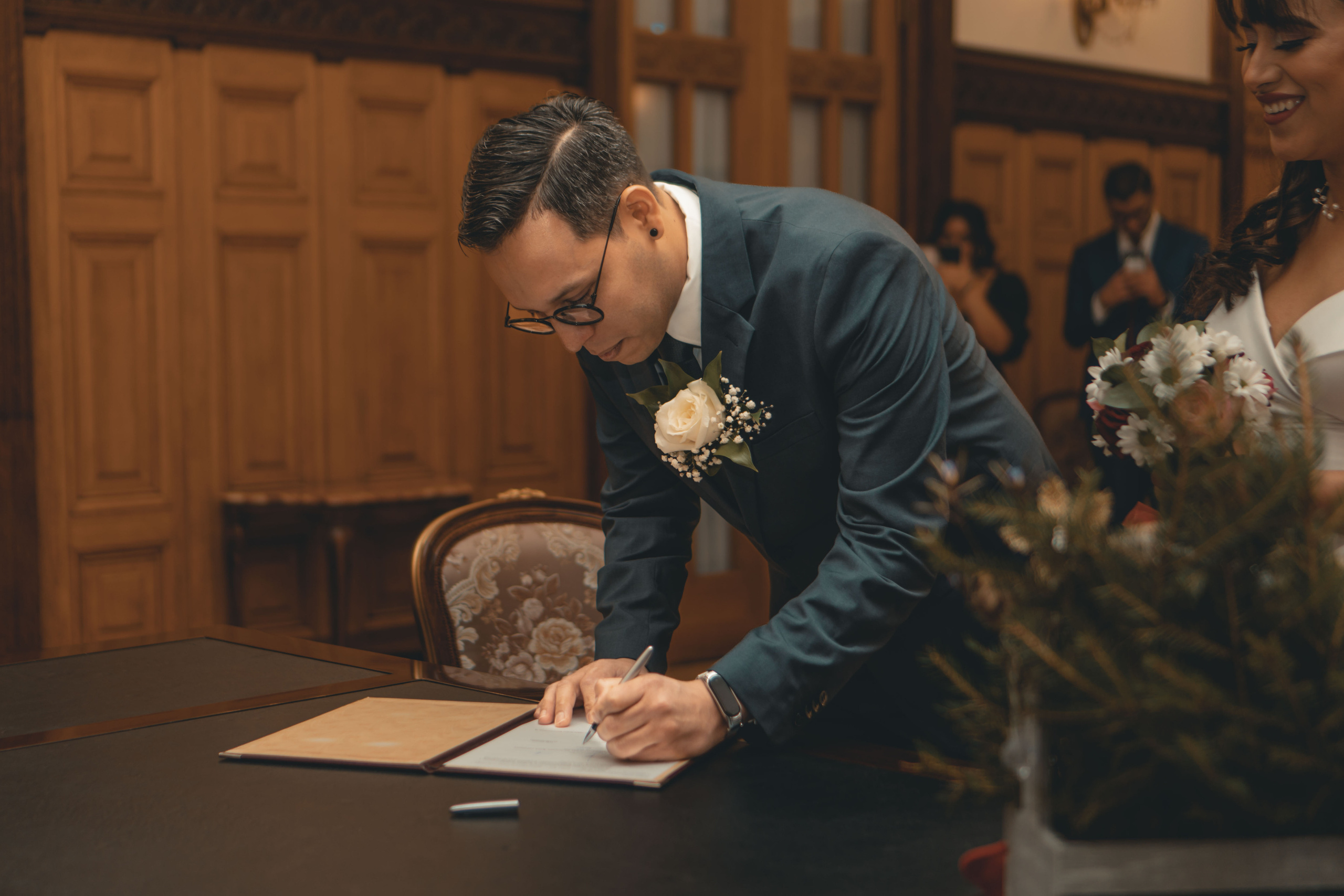 Свадебный фотограф Москва | Фото и видео съемка в ЗАГС. Профессиональный фотограф в Москве Кабардин Тихон