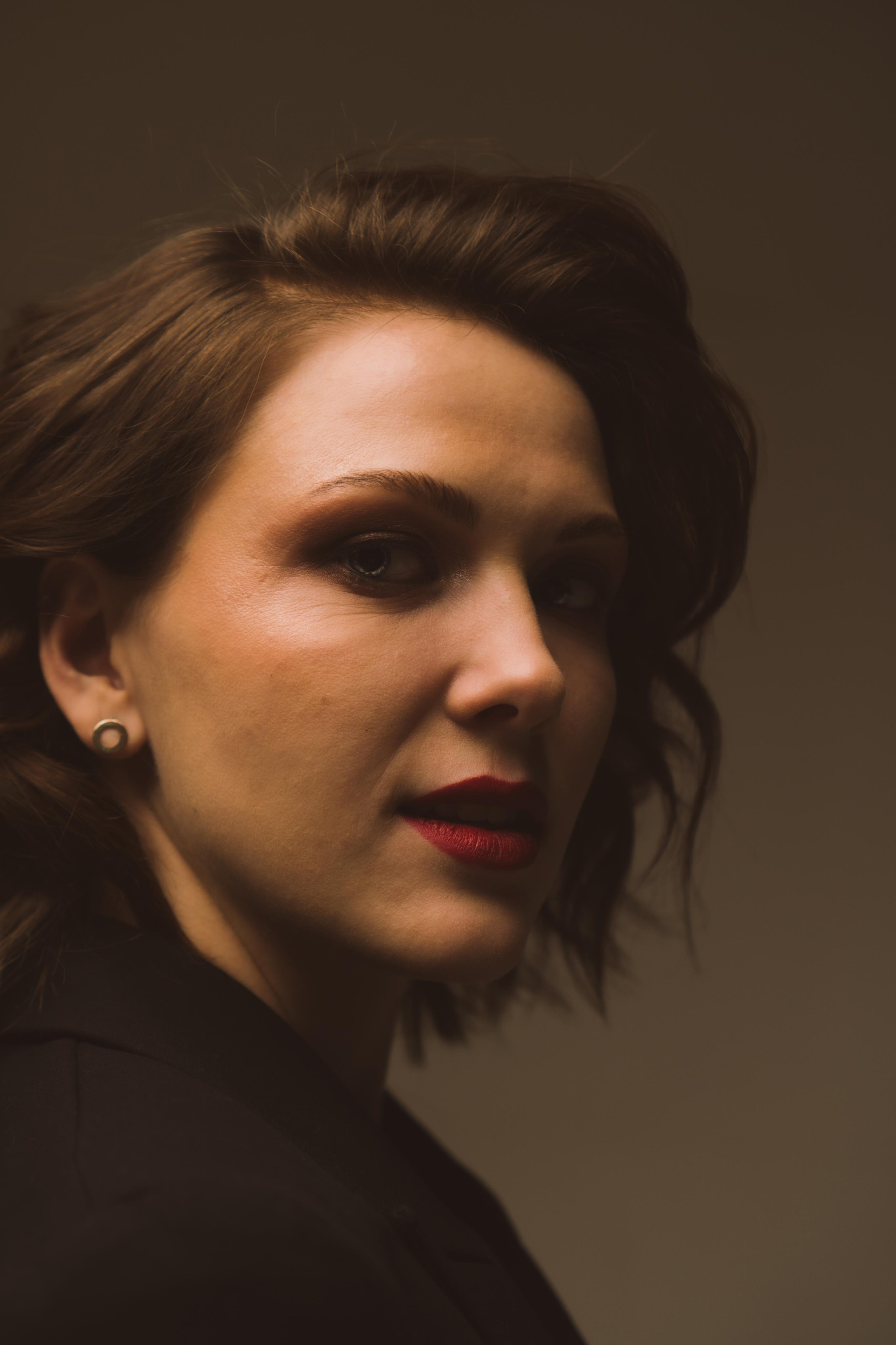 Портретный фотограф Москва | Профессиональная съемка в студии. Профессиональный фотограф в Москве Кабардин Тихон