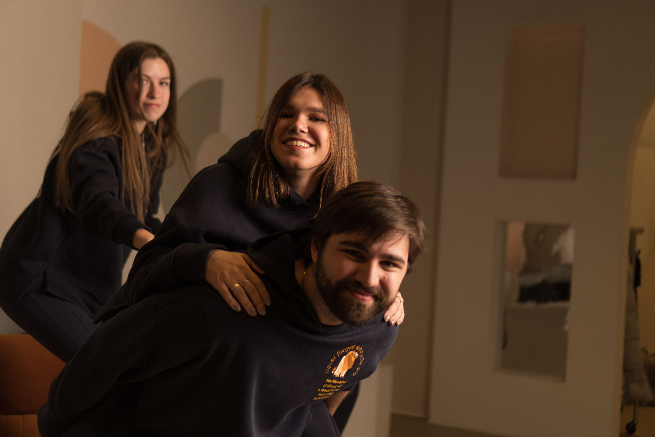 Фотограф на выпускной цена. Профессиональный фотограф в Москве Кабардин Тихон