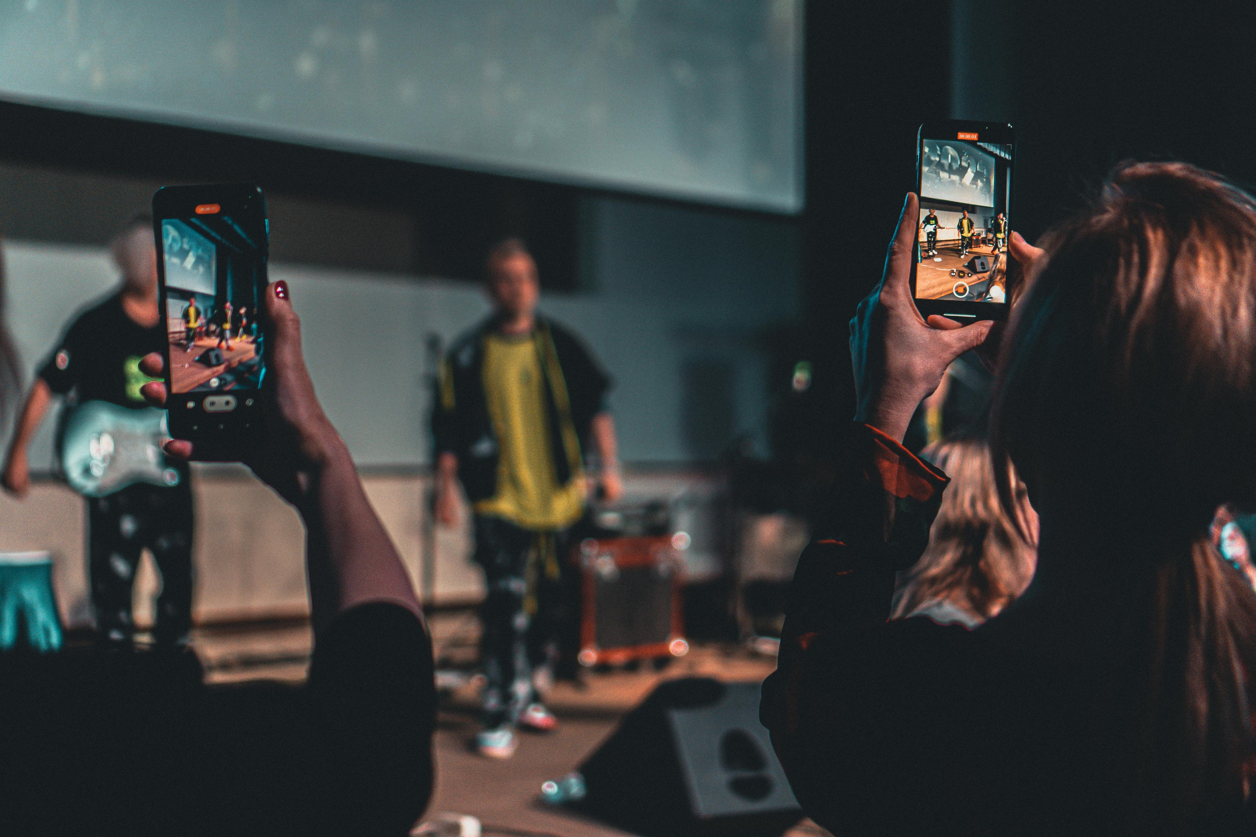 Концертная съемка цена. Профессиональный фотограф в Москве Кабардин Тихон