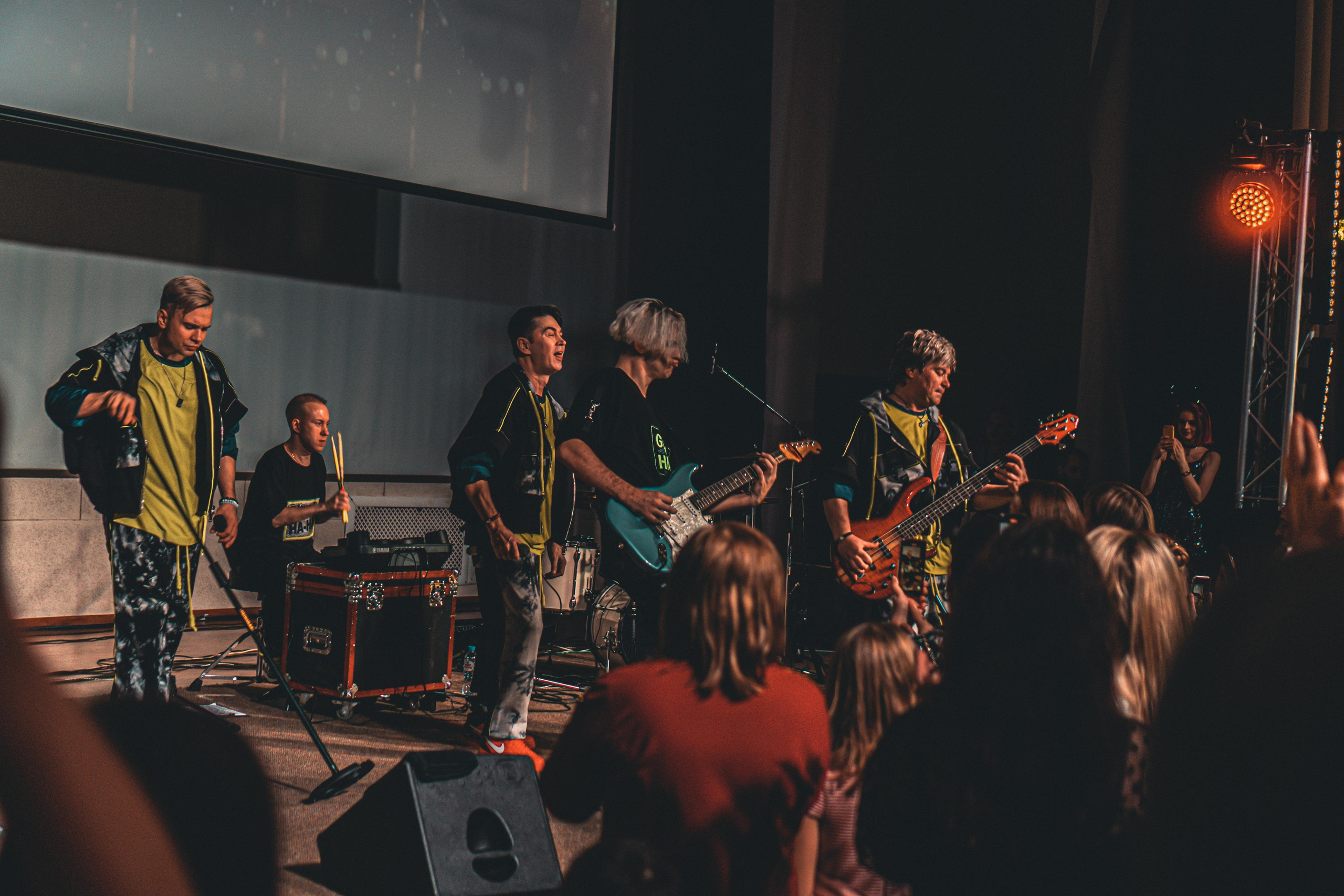 Концертная съемка цена. Профессиональный фотограф в Москве Кабардин Тихон