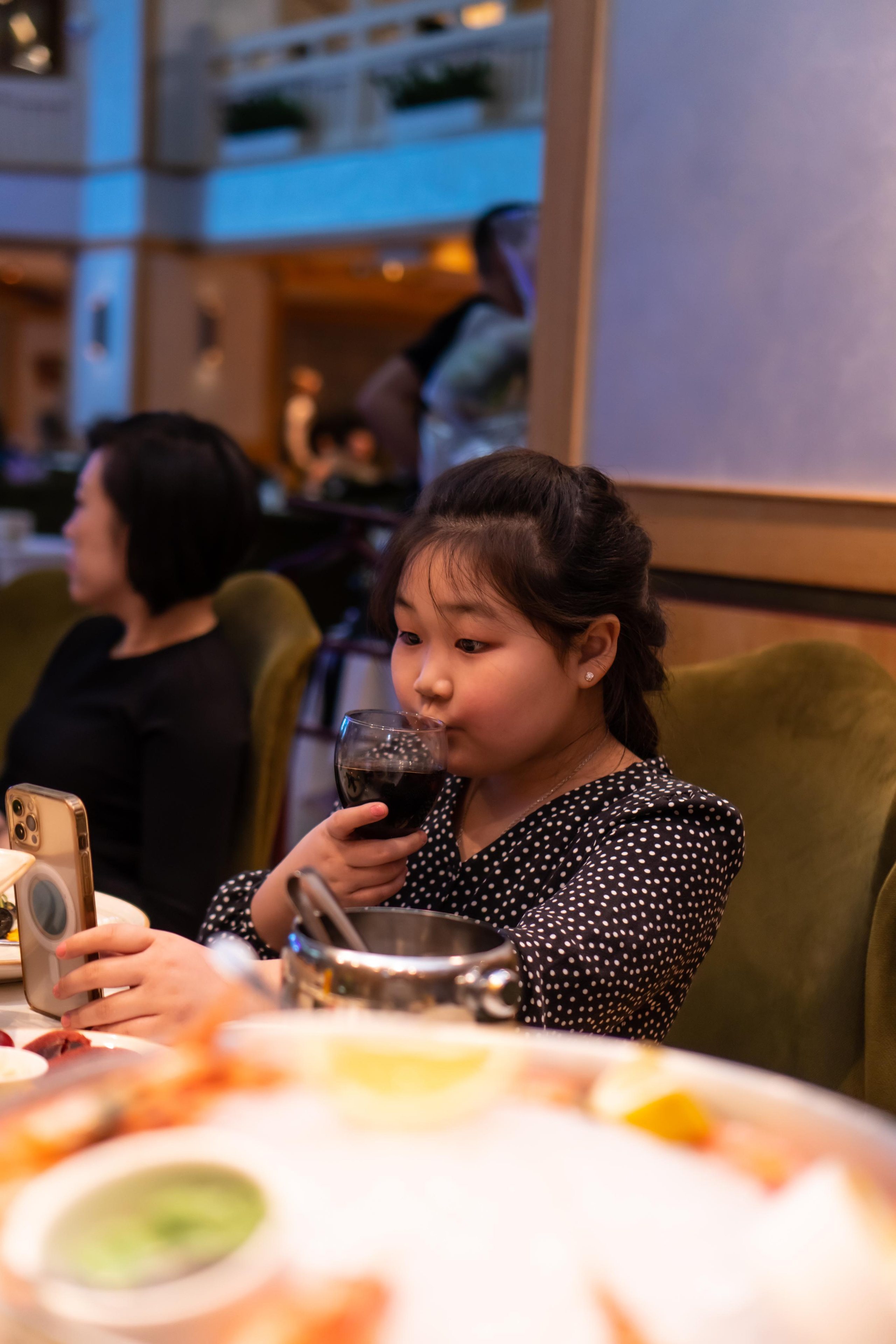 Репортажный фотограф Москва. Профессиональный фотограф в Москве Кабардин Тихон