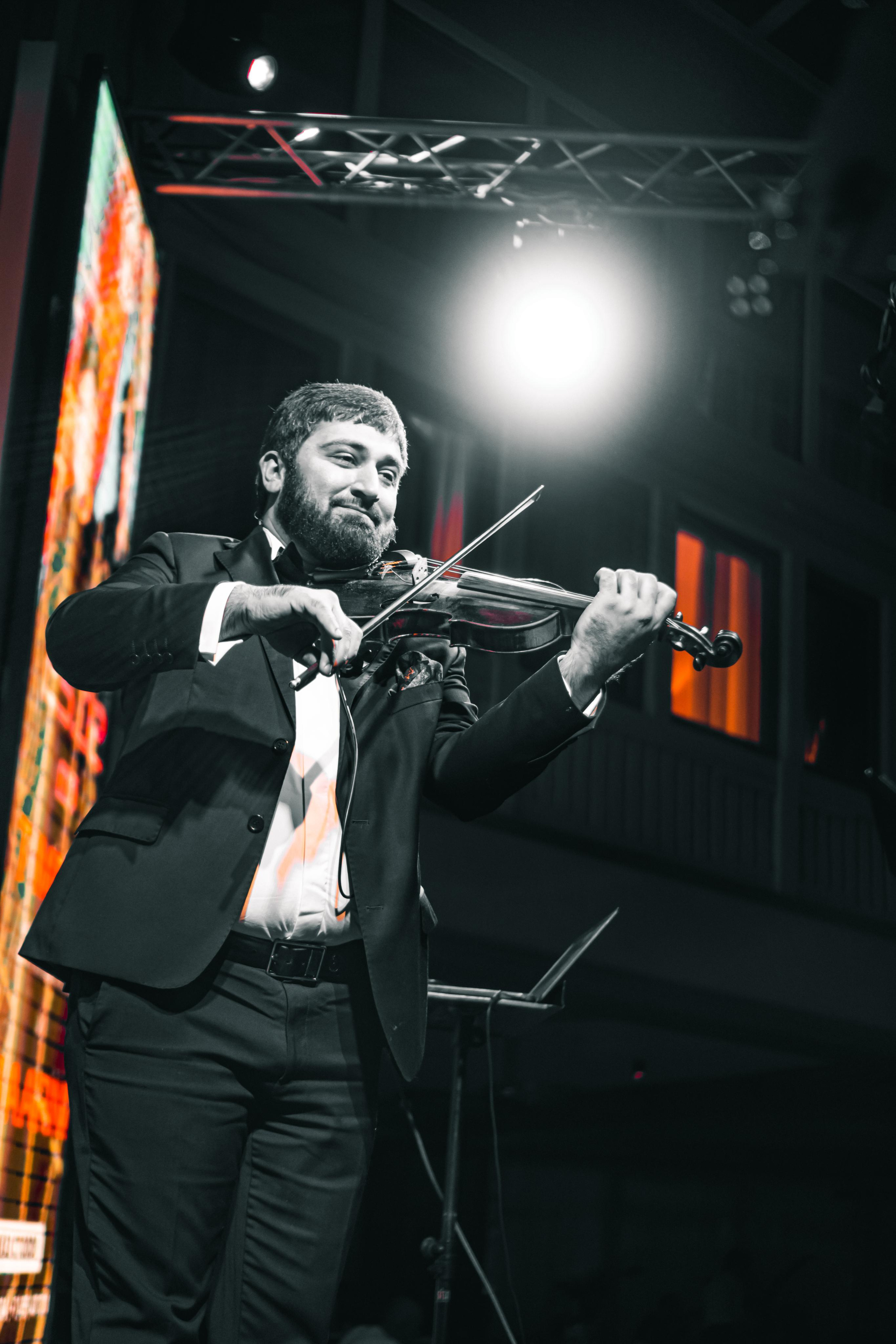 Репортажный фотограф Москва. Профессиональный фотограф в Москве Кабардин Тихон